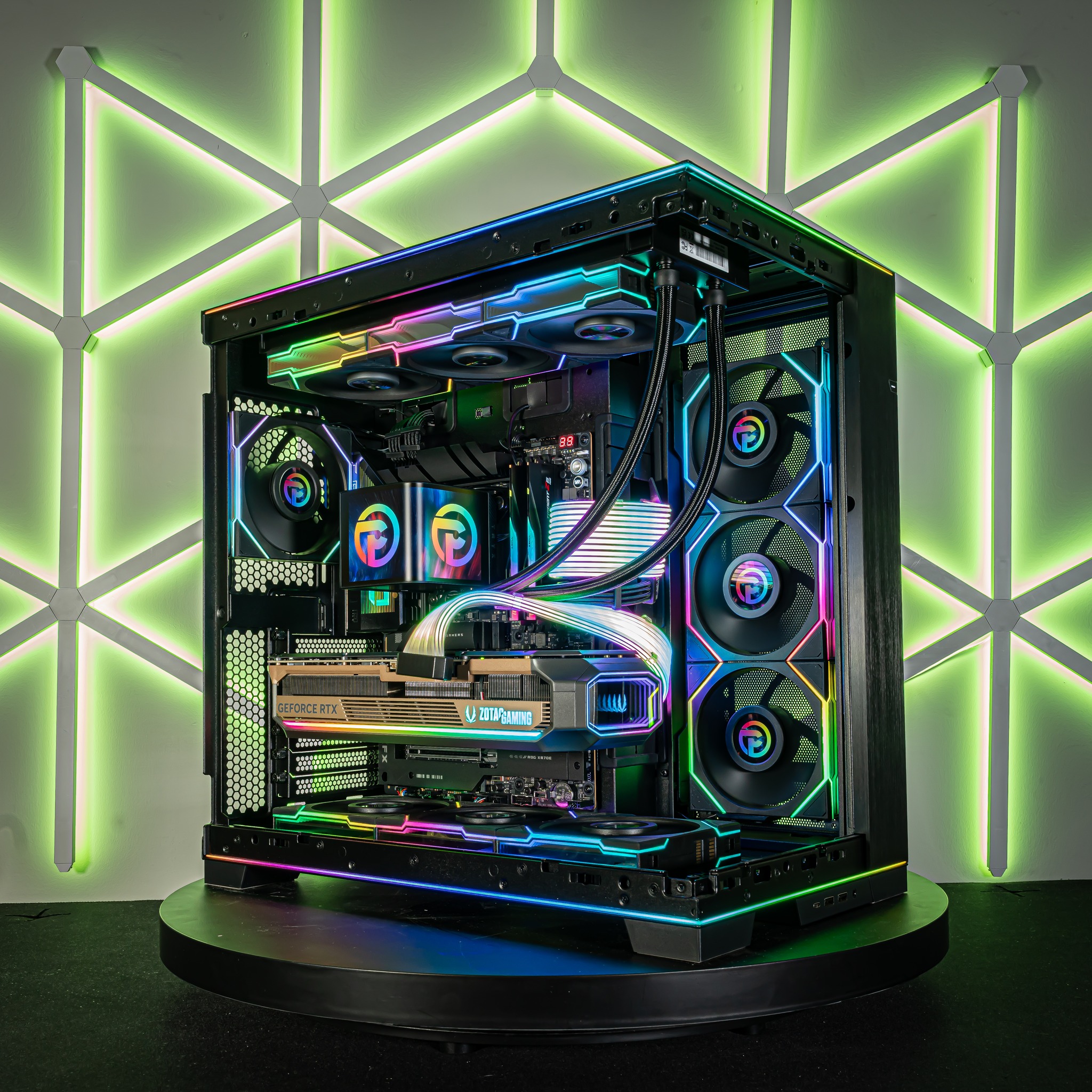 ZOTAC 5090 AMP Extreme Infinity with Lian Li fans did NOT miss ?