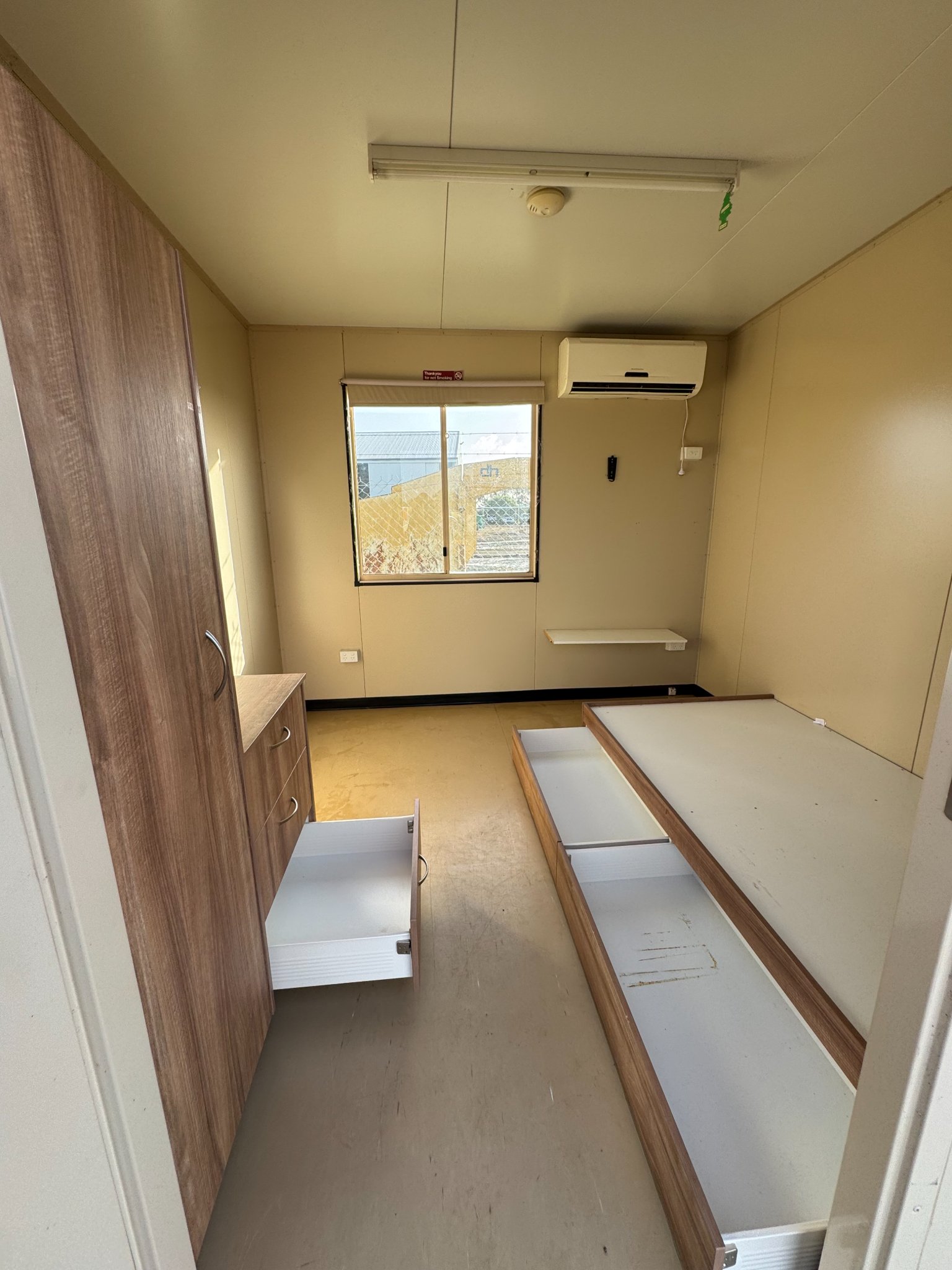 Two Panel Fab 4 Bedroom Donga Blocks in Excellent Condition - Property ...