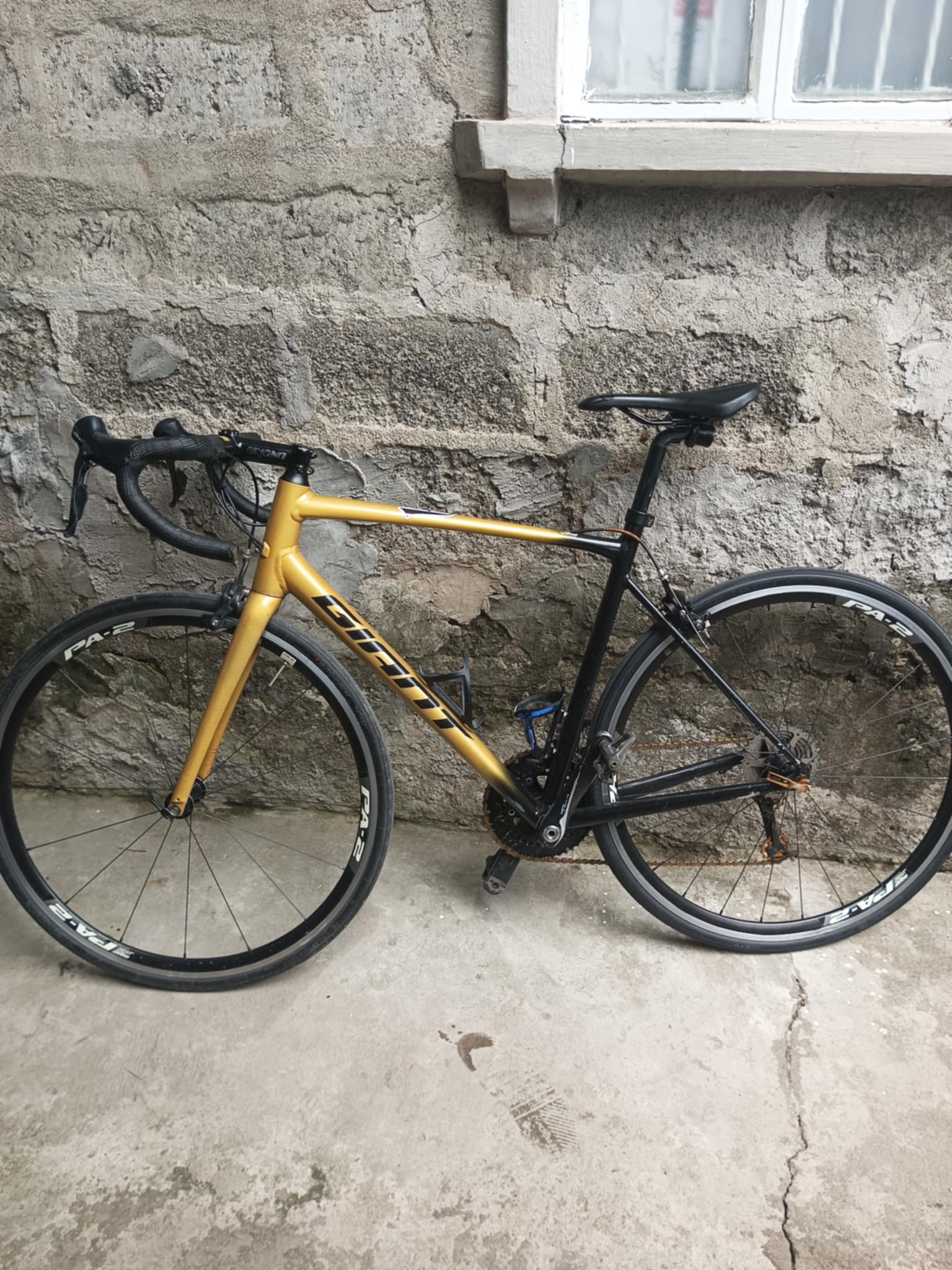 Giant Contend SL1 bike specs and components
