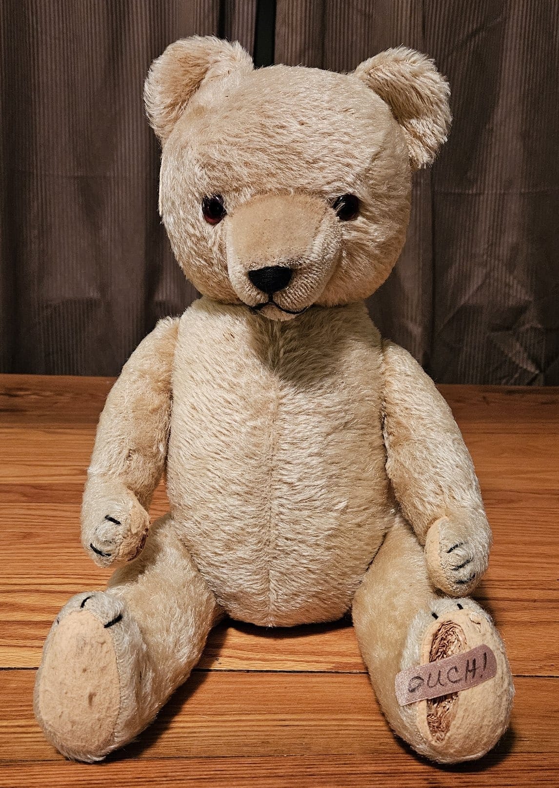 What is the Hermann 96112 teddy bear with little bears on its bow?