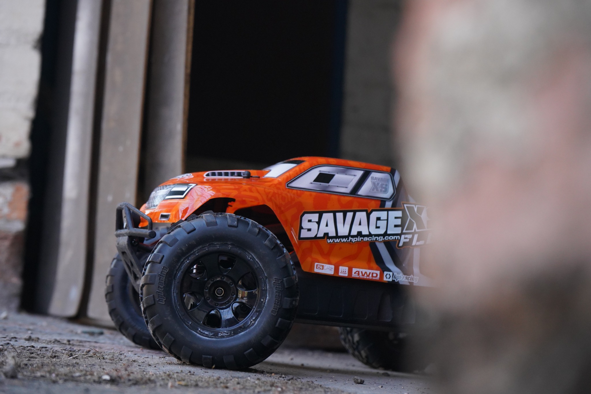 Small truck. Savage power. 💥 The Savage XS Flux brings everything