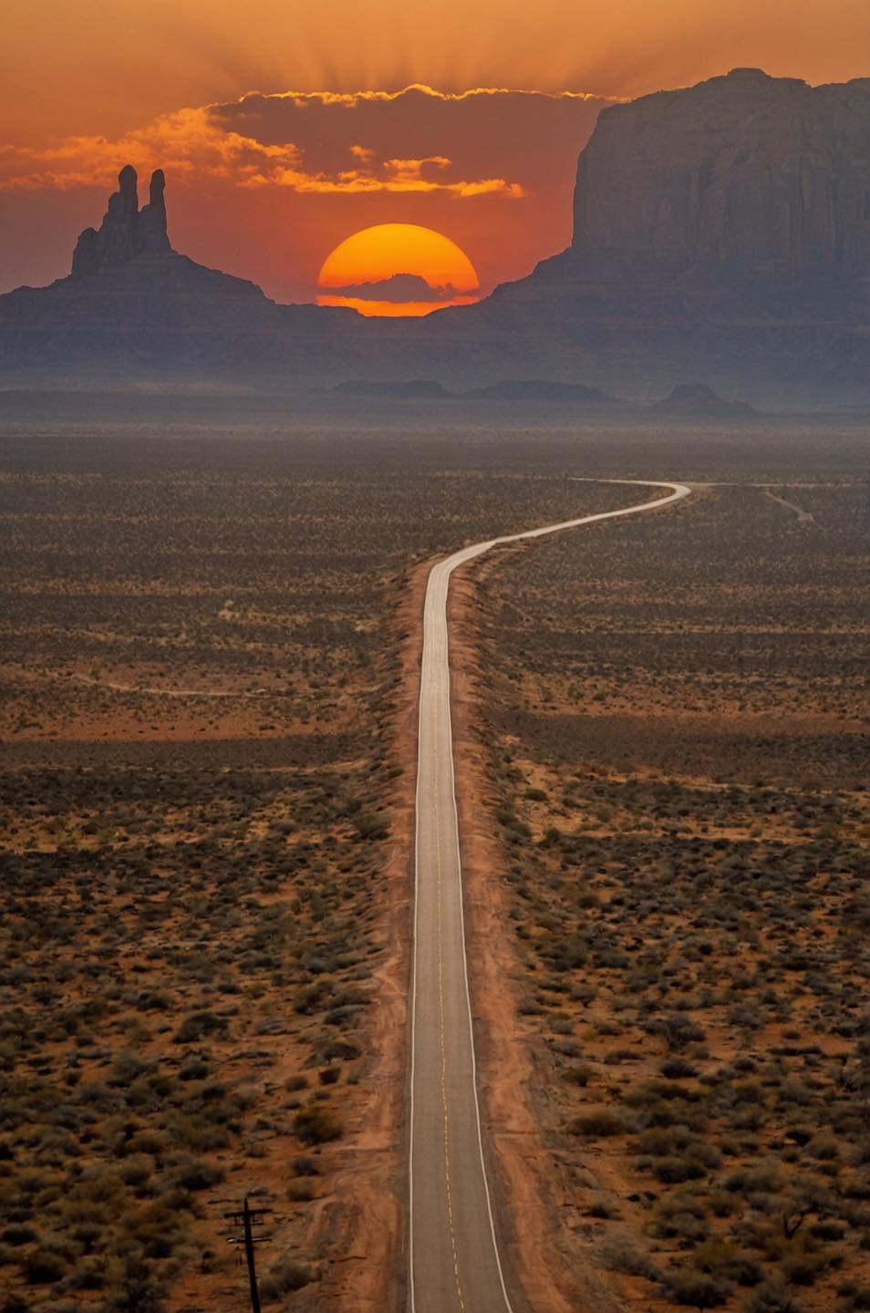 Route 163 is a unique scenic adventure through Monument Valley 😍