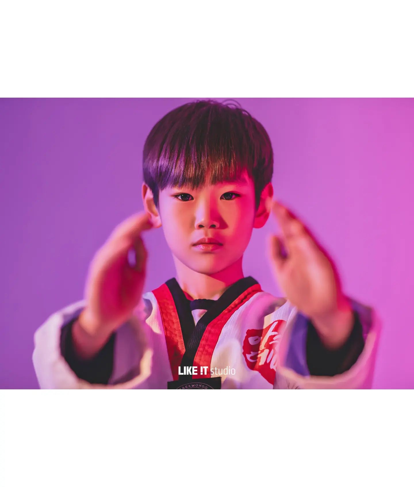 - 품띠 딴 기념으로 엄마랑 동생이랑 같이 스튜디오를 방문해... - likeitstudio_official | Facebook