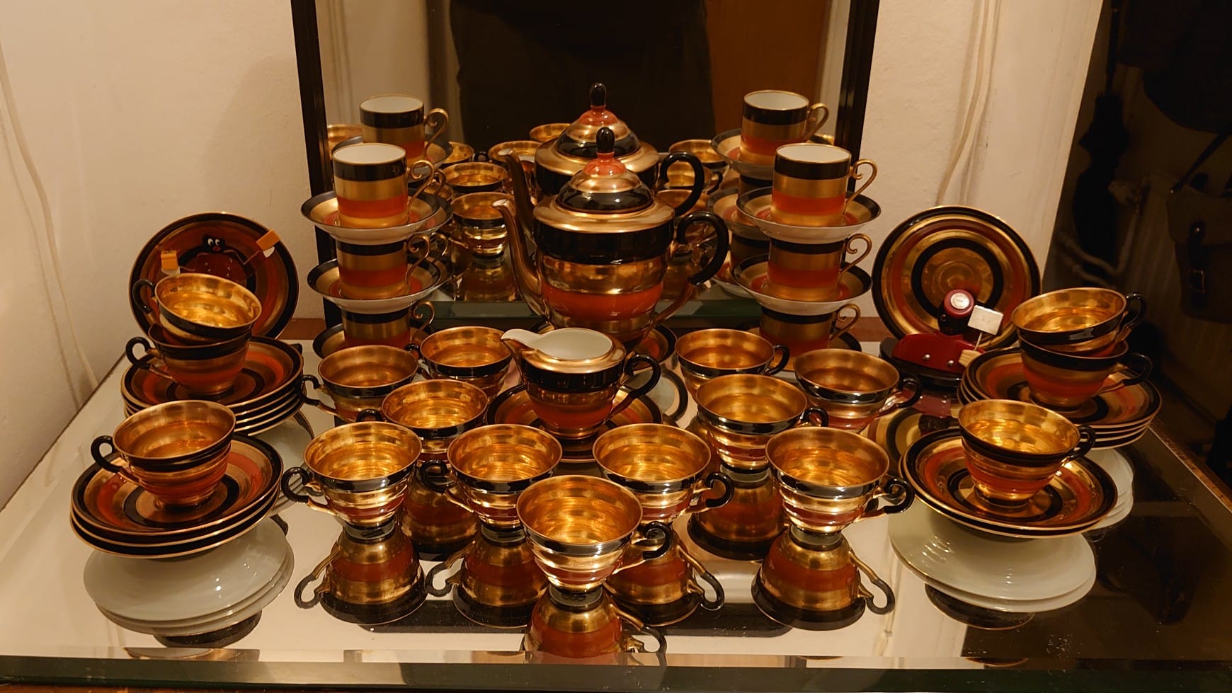 ヴィンテージ (アールデコ）ランチョンセット Art Deco coffee set circa 1925 Swedish Hackefors. This set is hand