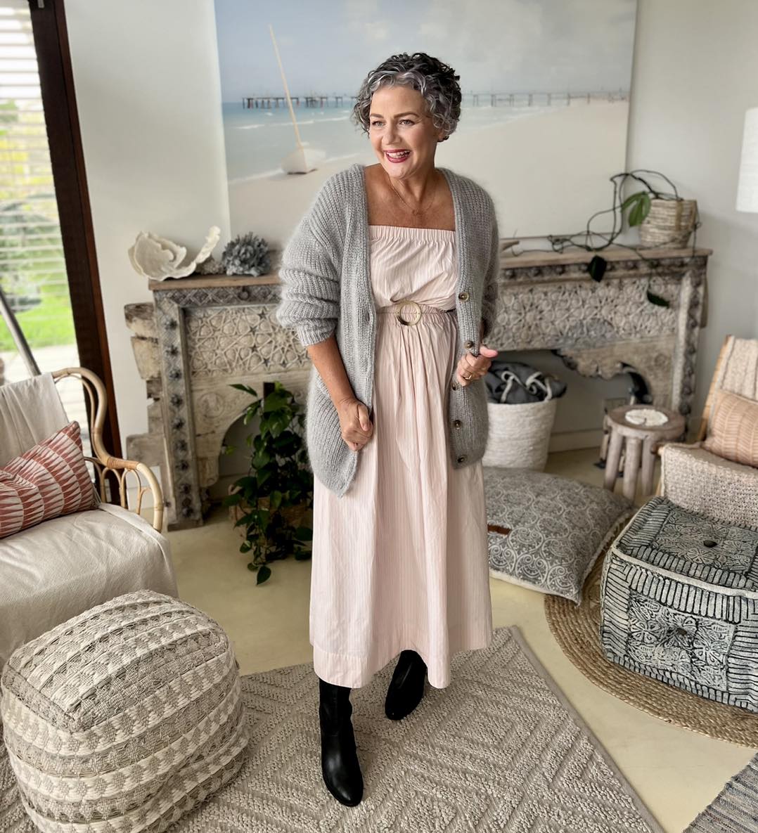 layering over dresses Getting ready for the Autumn trend of our Summer dresses. Today was the perfect weather for it! Are you going to give this a try? Just add a chunky cardigan what to wear over dress when cold