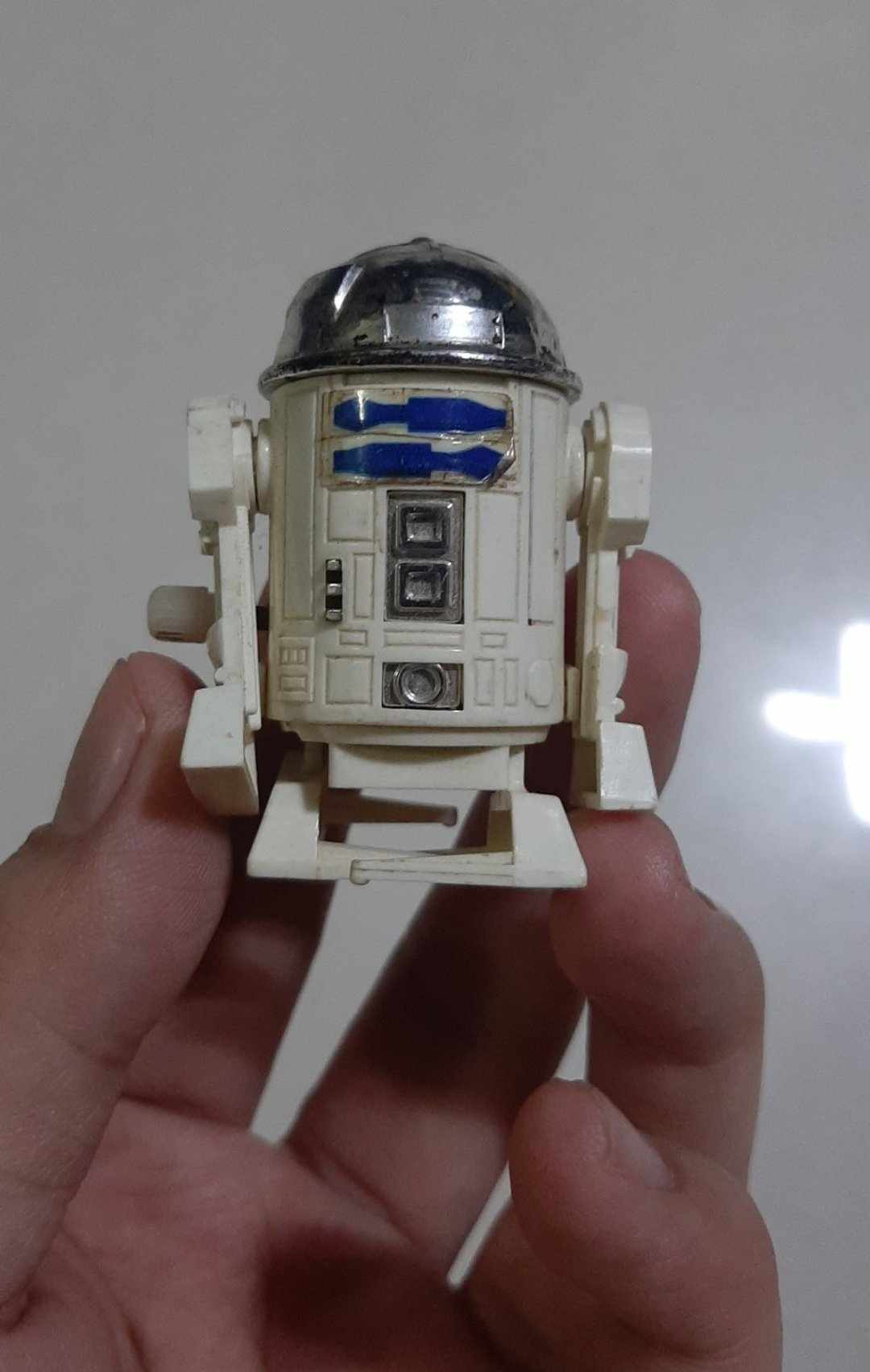 Got this a few days ago, no markigns on the front or back. Any