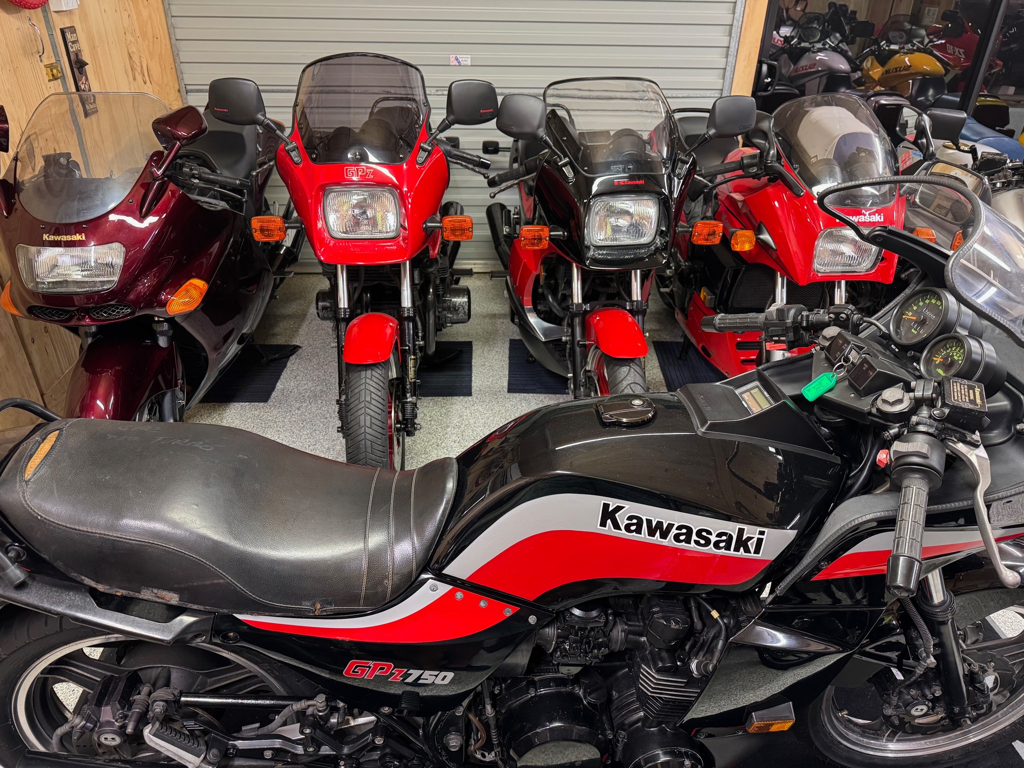 Aoshima Kawasaki Z400gp Boso bike coming along slowly.