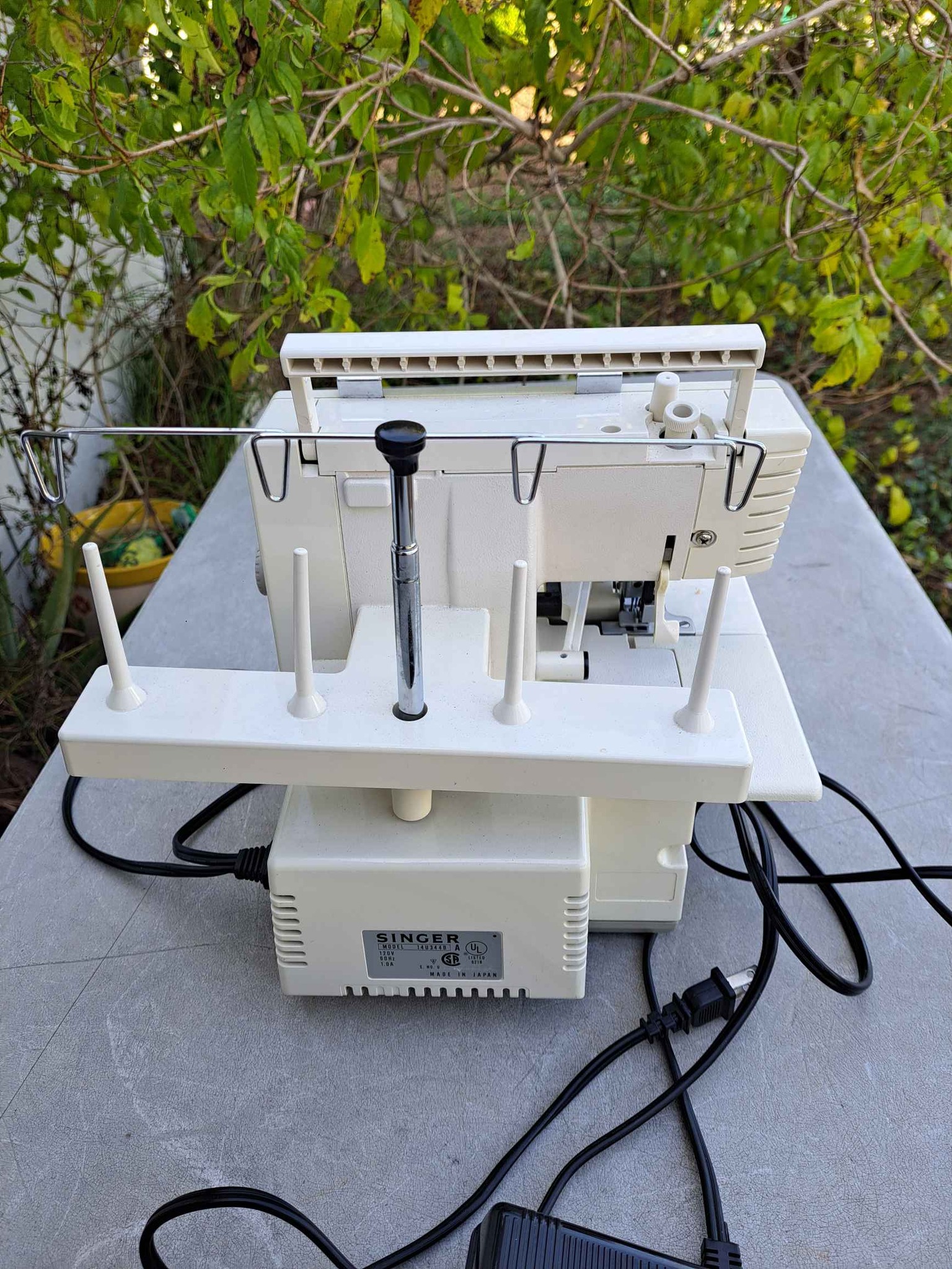 Singer serger overlock Merritt Lock - Sewing Machines & Sergers ...
