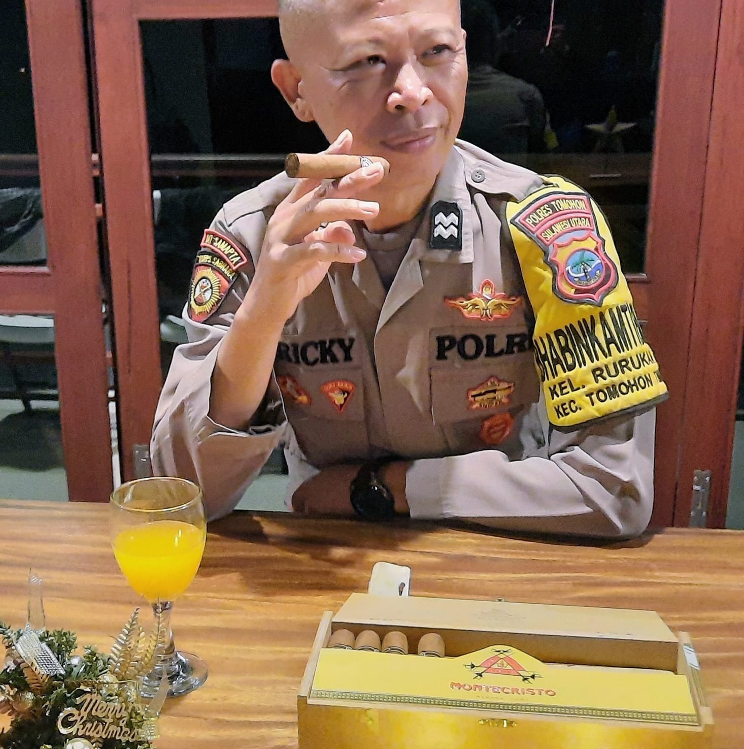 Ferry Maksi Polii