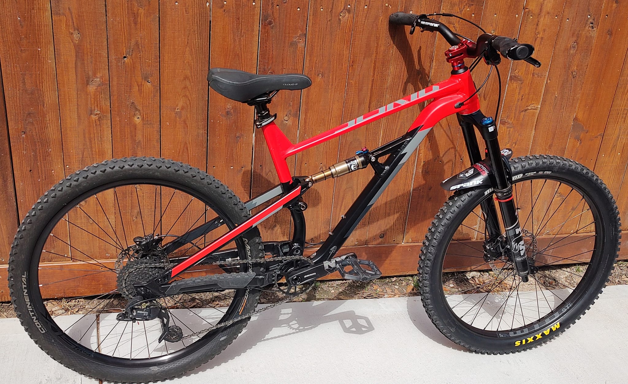 Upgraded 2022 D-5 with Fox 36 Rhythm suspension