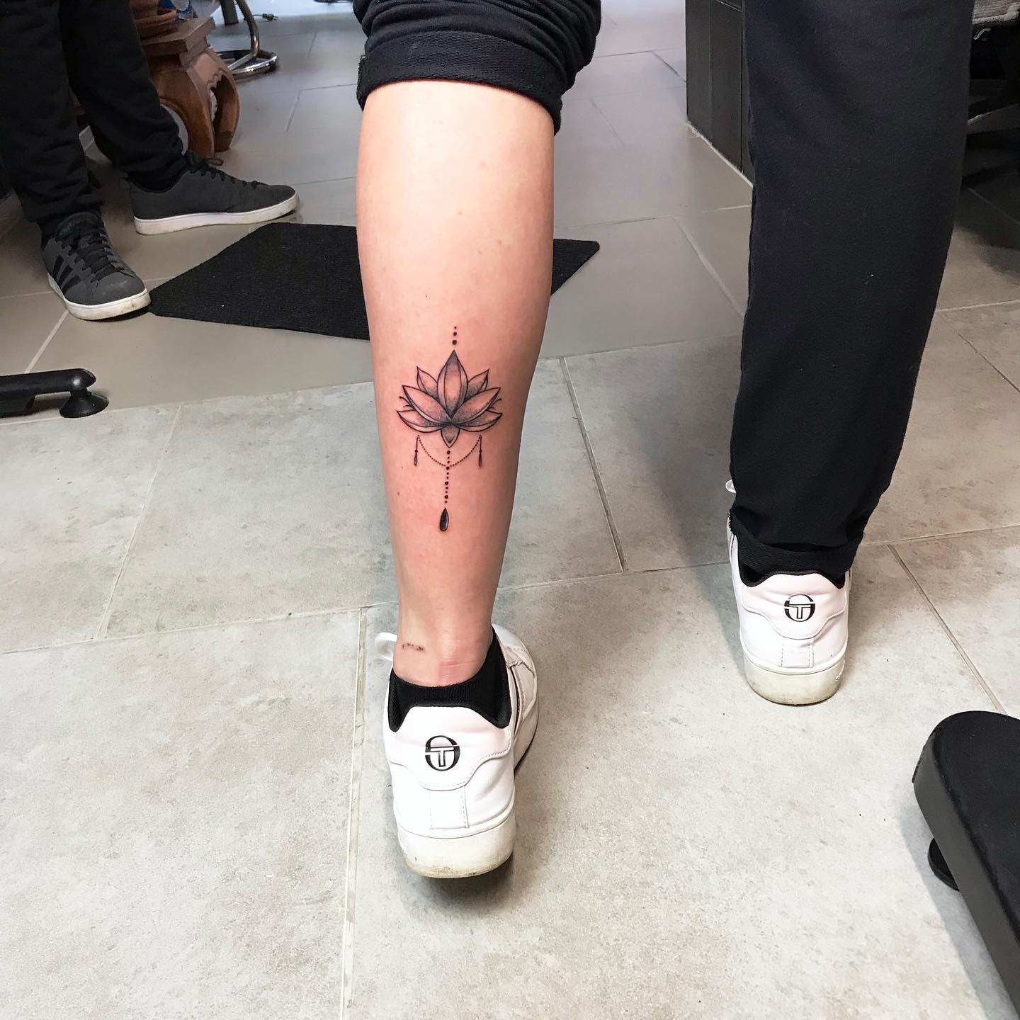 Tatouage Fleur De Lotus Cheville
