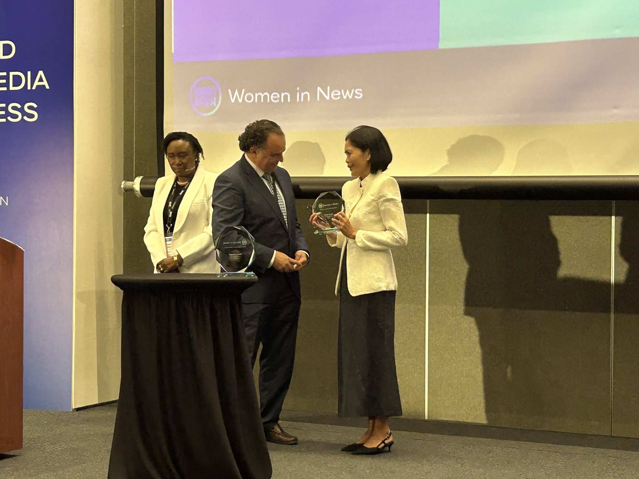 Rappler - Rappler executive editor Glenda Gloria receives the WAN-IFRA ...