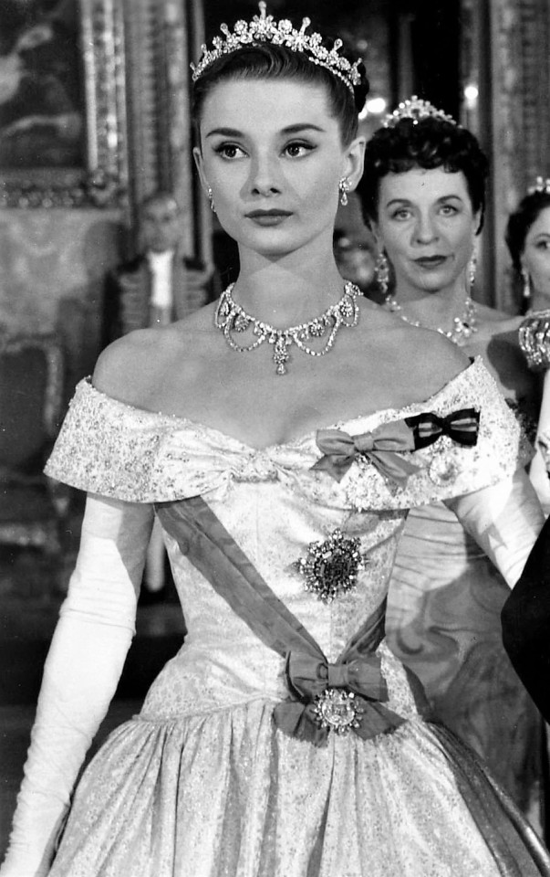 roman holiday wedding dress Audrey Hepburn, Holiday, 1953 audrey hepburn roman holiday outfit