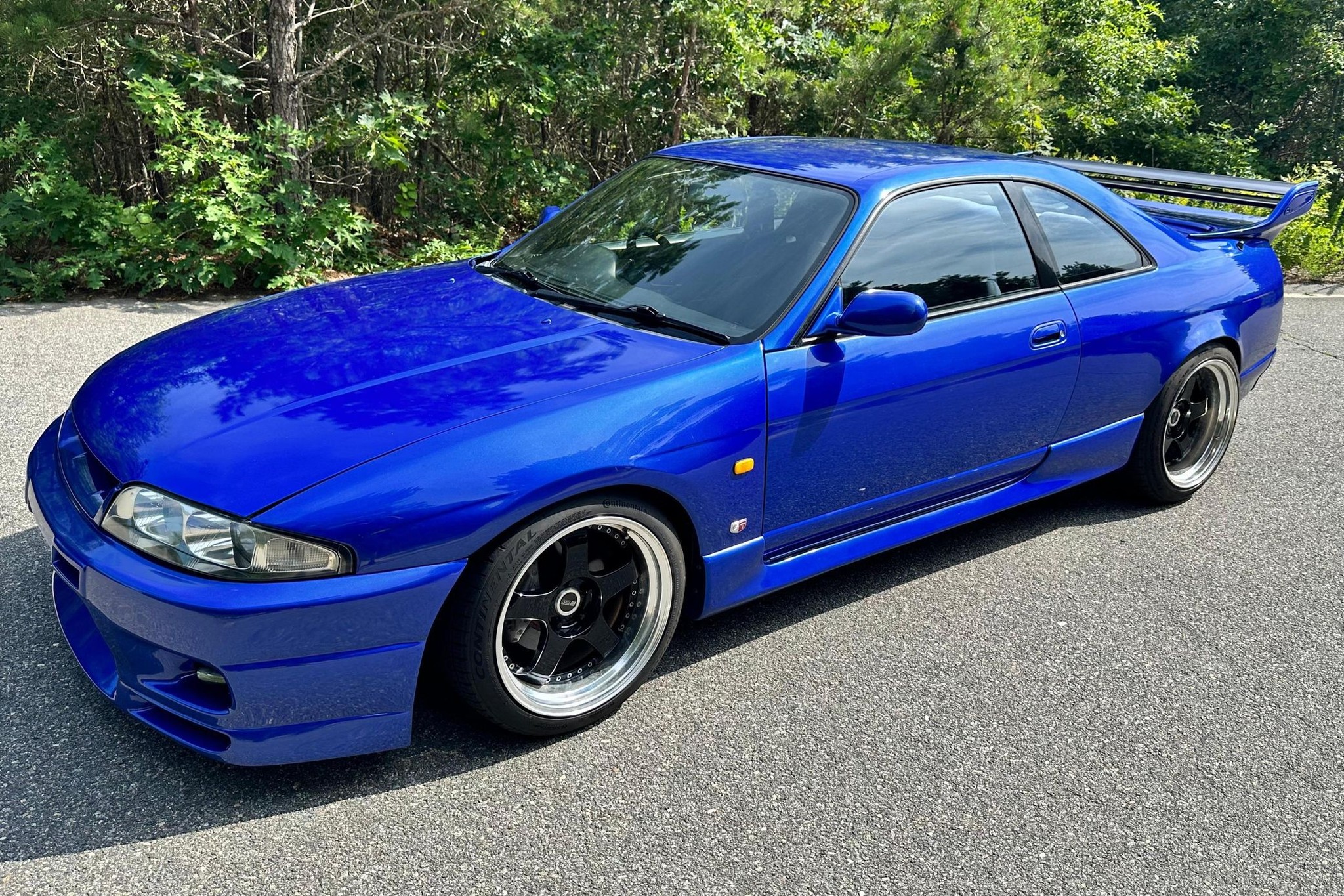 5-speed R32 Skyline finished in super rare Greyish Blue Pearl