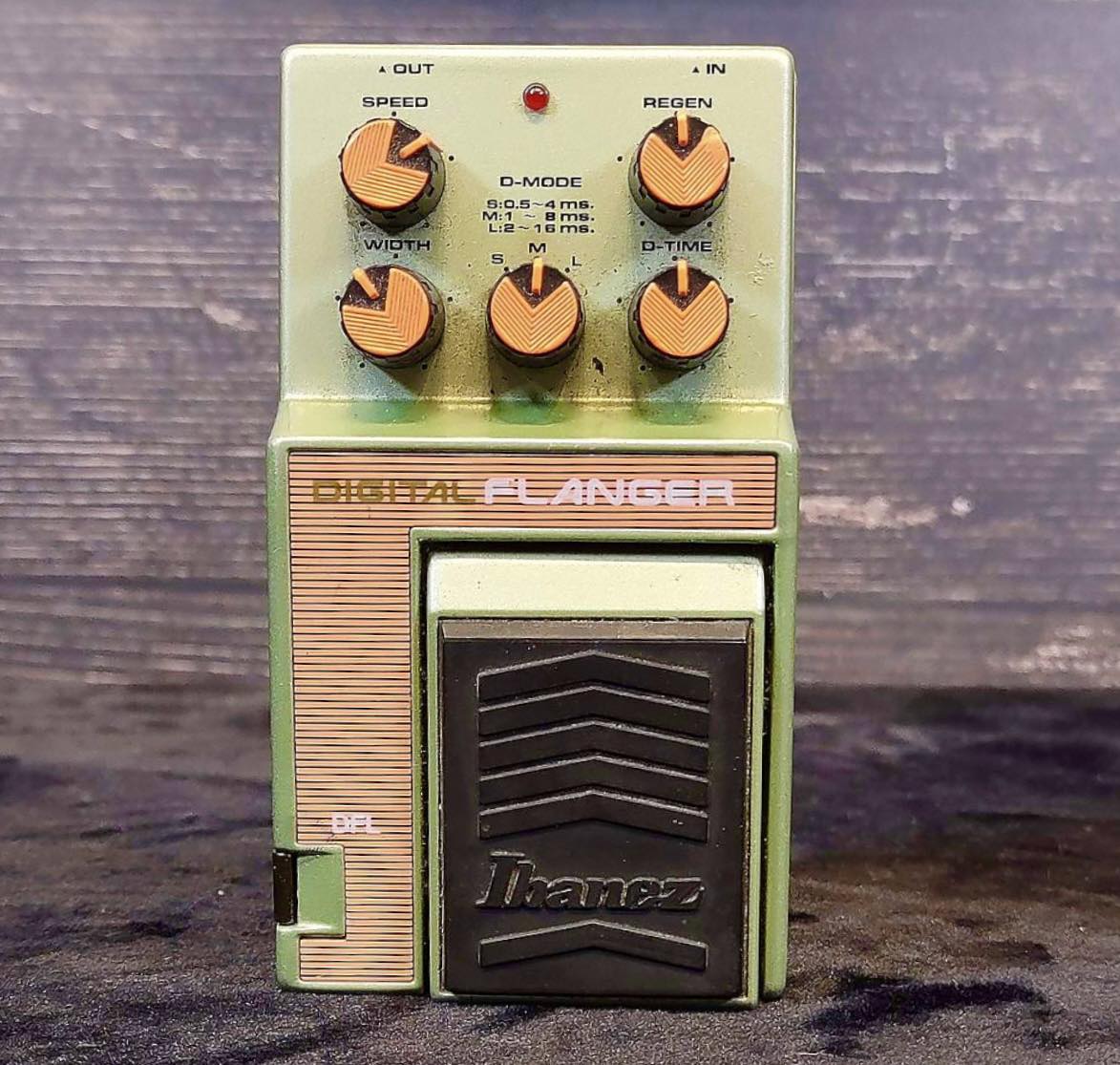 Ibanez DF-7 digital flanger effects pedal