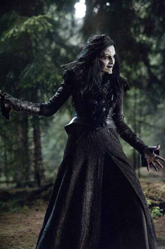hansel and gretel black dress Famke Janssen as Muriel neckline_Cold Shoulder Mauve Purple Deep V-Neck Boyut:L