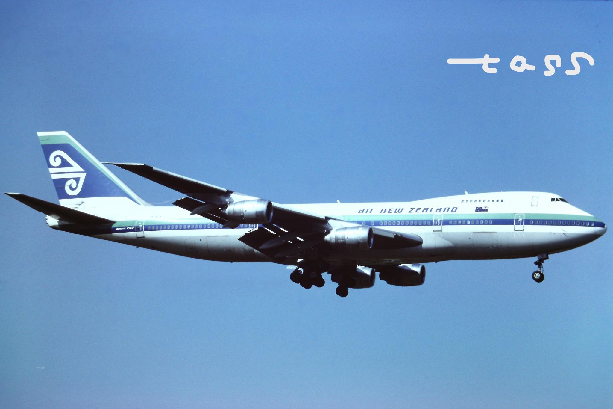 Air New Zealand's Lord of the Rings Boeing 747