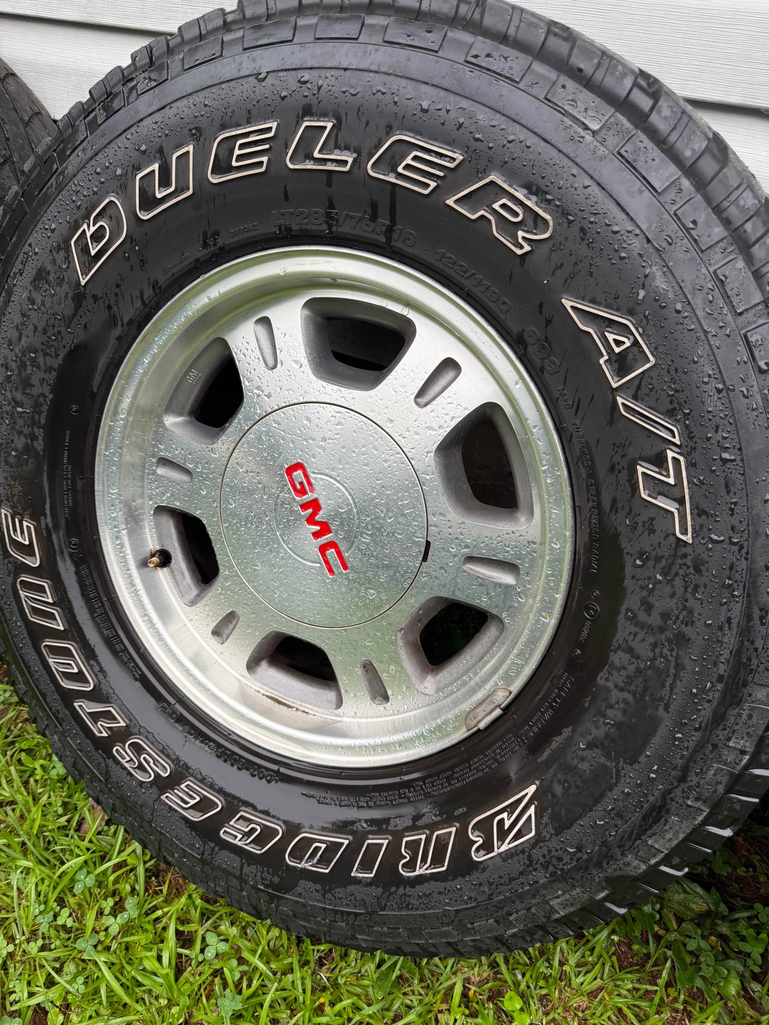 Stock early 2000s 16 inch gmc wheels - Car Wheels, Tires & Parts ...