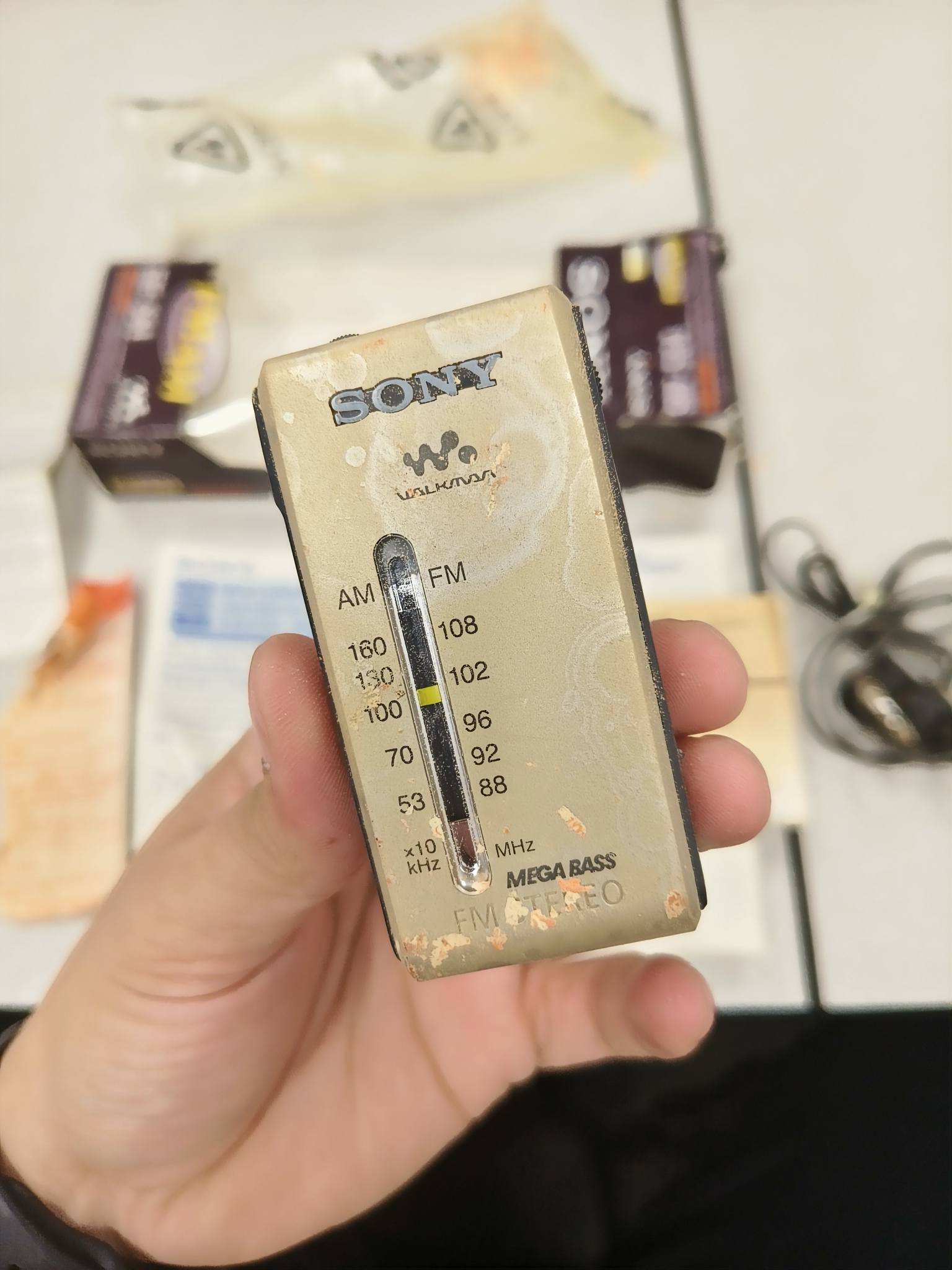 SONY SRF-S84