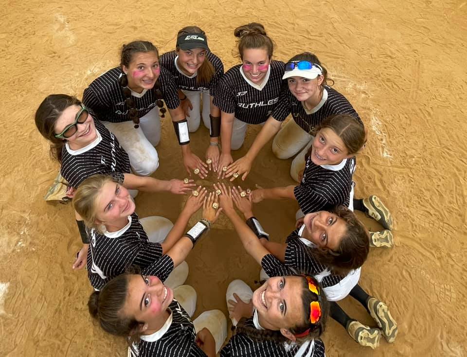 Our 14u Team putting the... - NJ Ruthless Softball