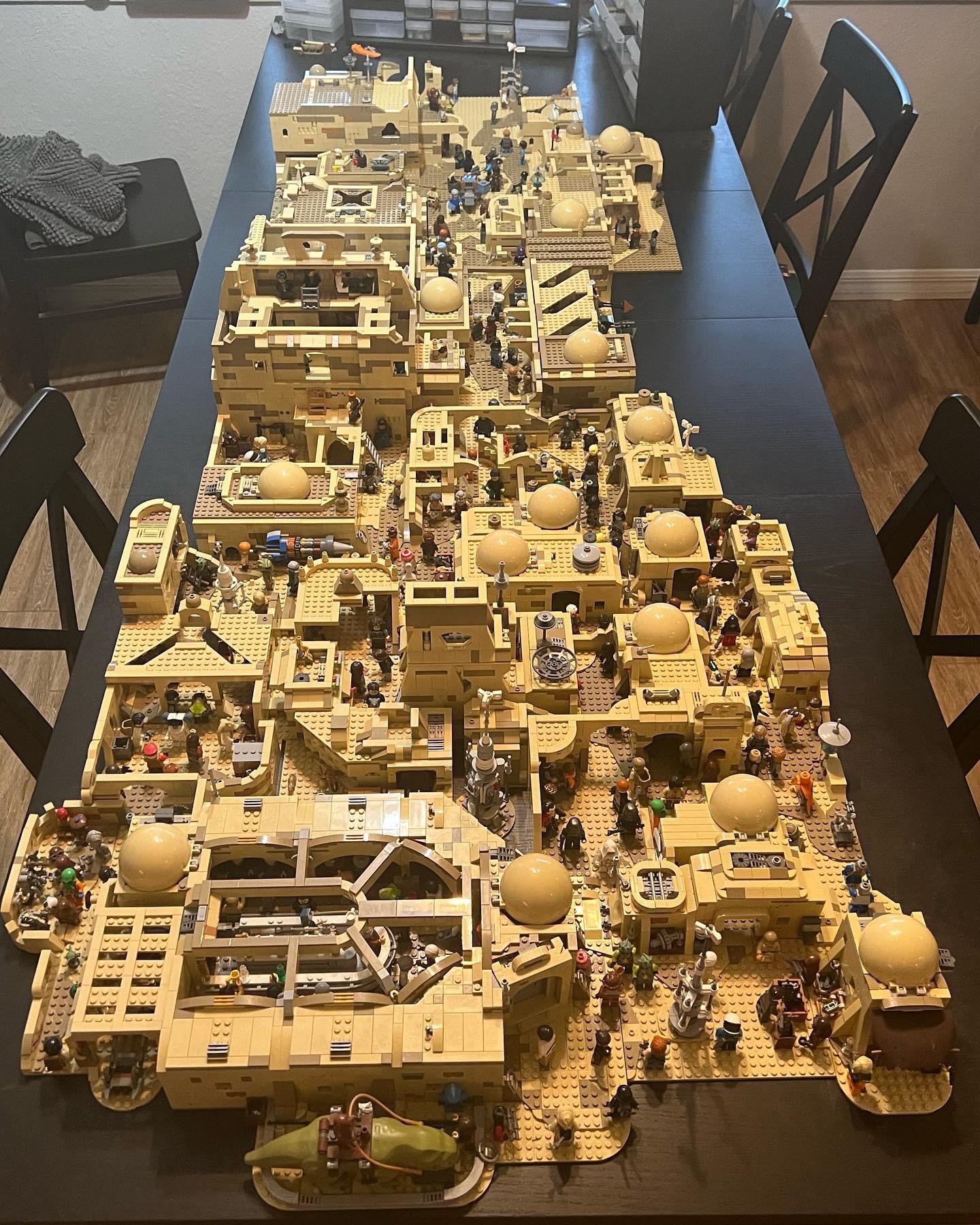 Approaching Mos Eisley Spaceport on Tatooine – Stuck in Customs