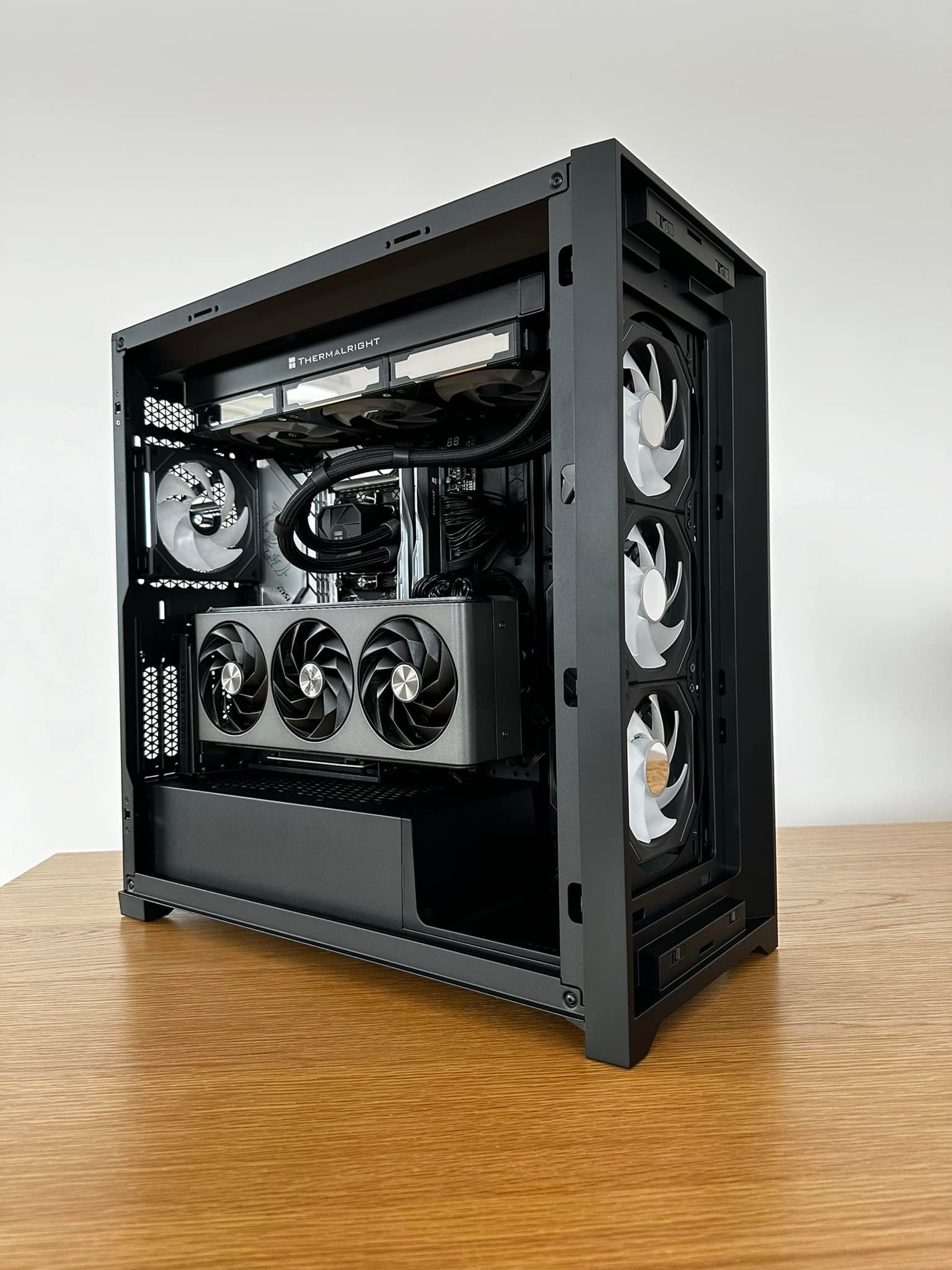 Corsair 5000D build with Lian Li Infinity and AMD 7900XTX