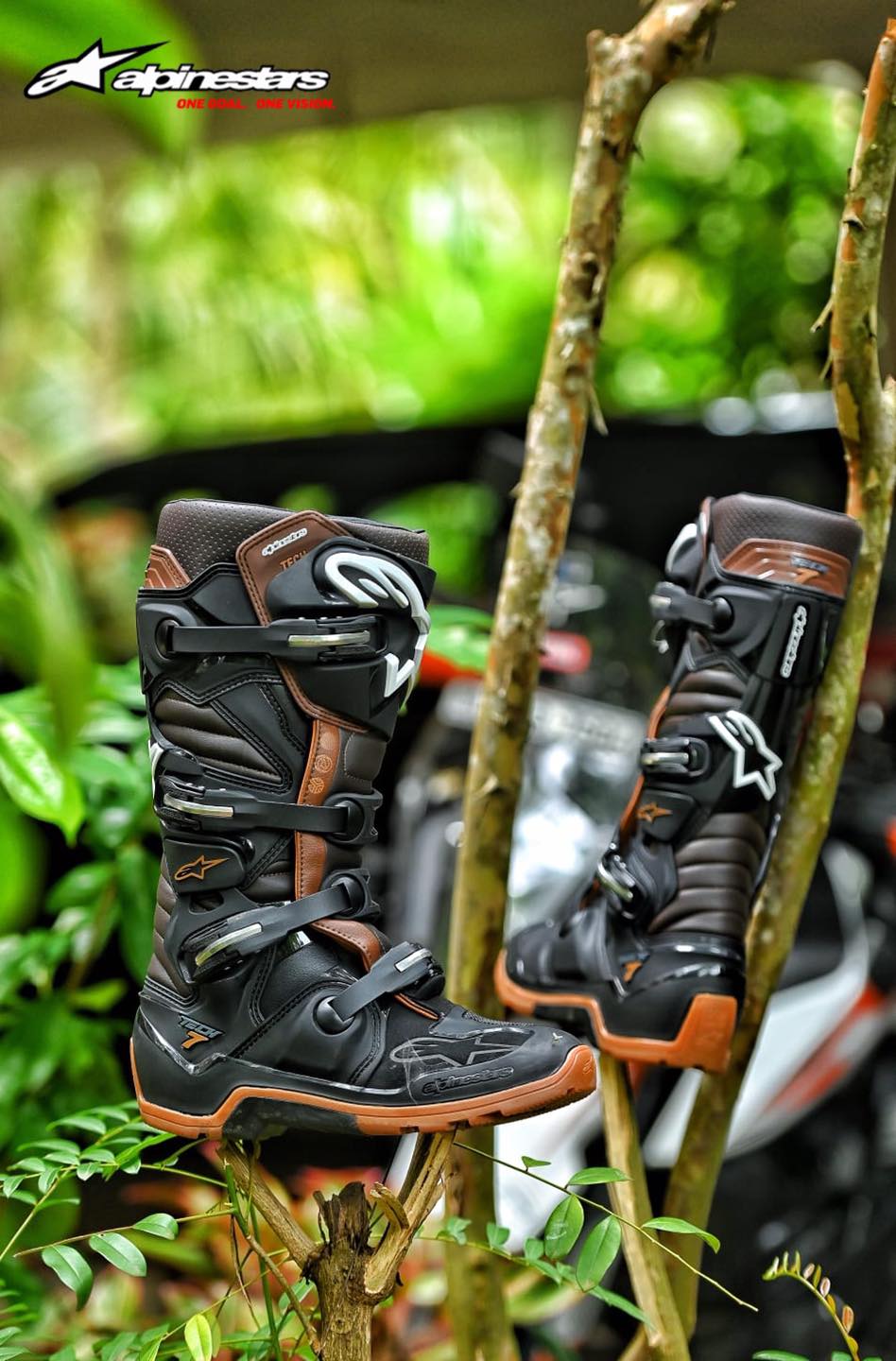 KTMPowerWear - The TECH 7 EXC BOOTS by Alpinestars are