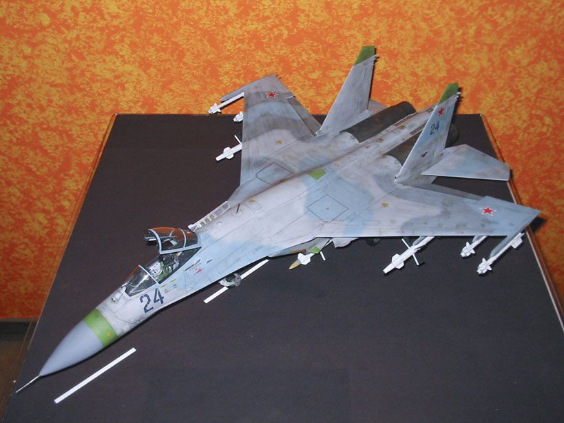 トランペッター　1/32　スホ―イ　Su-27