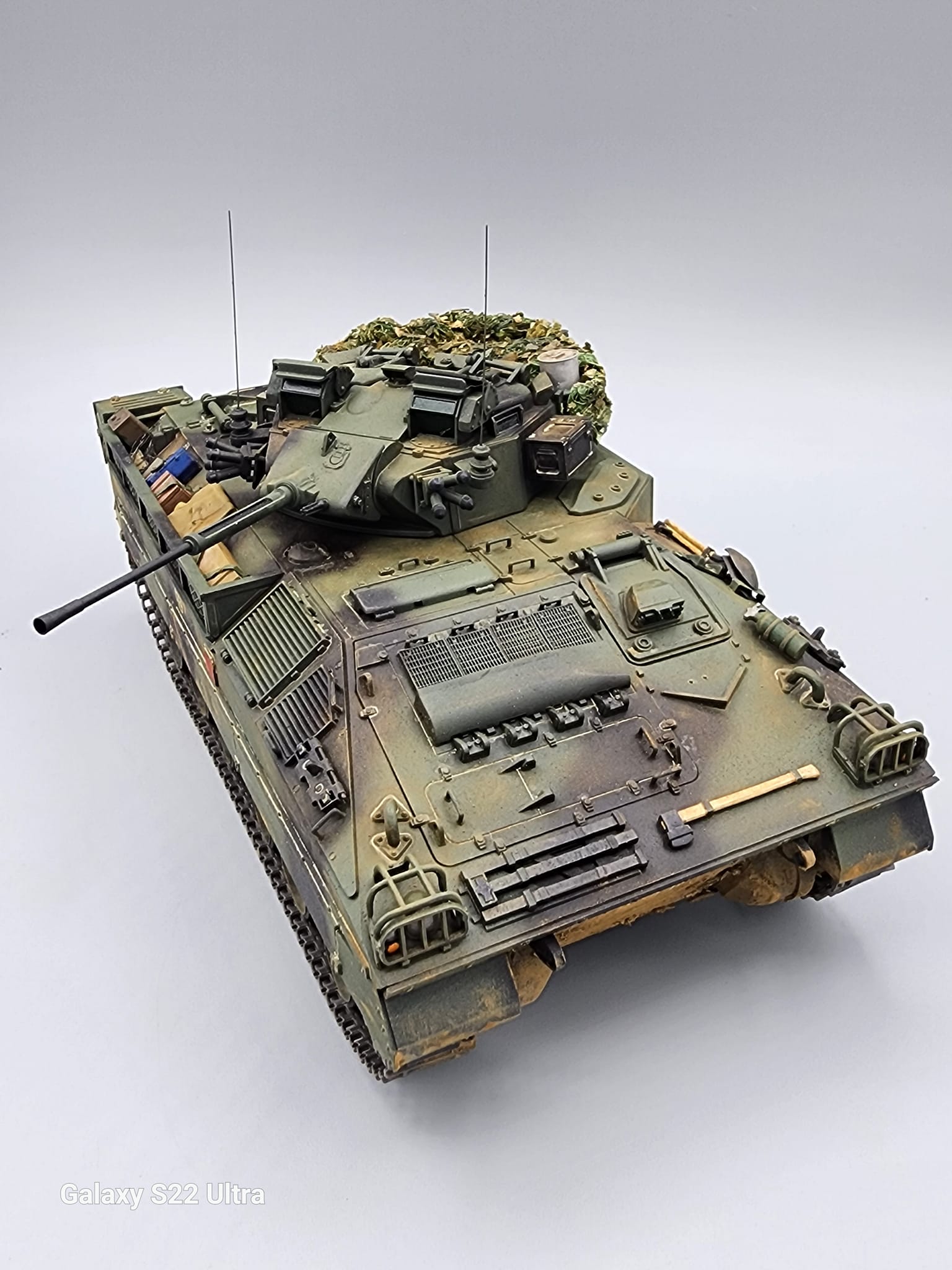 Maquette Academy #1365 1/35 Warrior MCV Véhicule De Combat Mécanisé - Char Militaire - Occasion