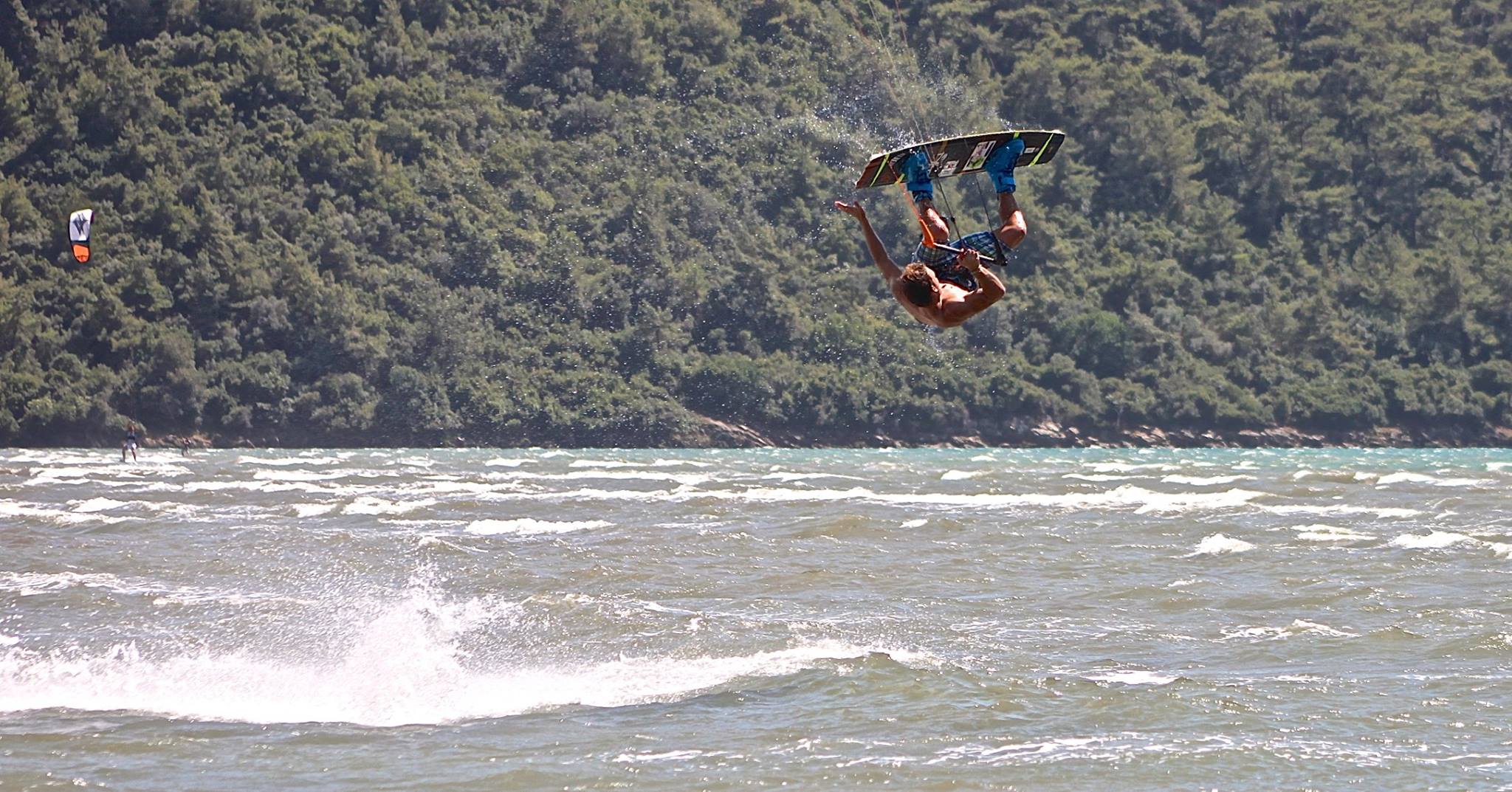 A grabbed slim and a teaser from... - George Dufty Kitesurfer | Facebook