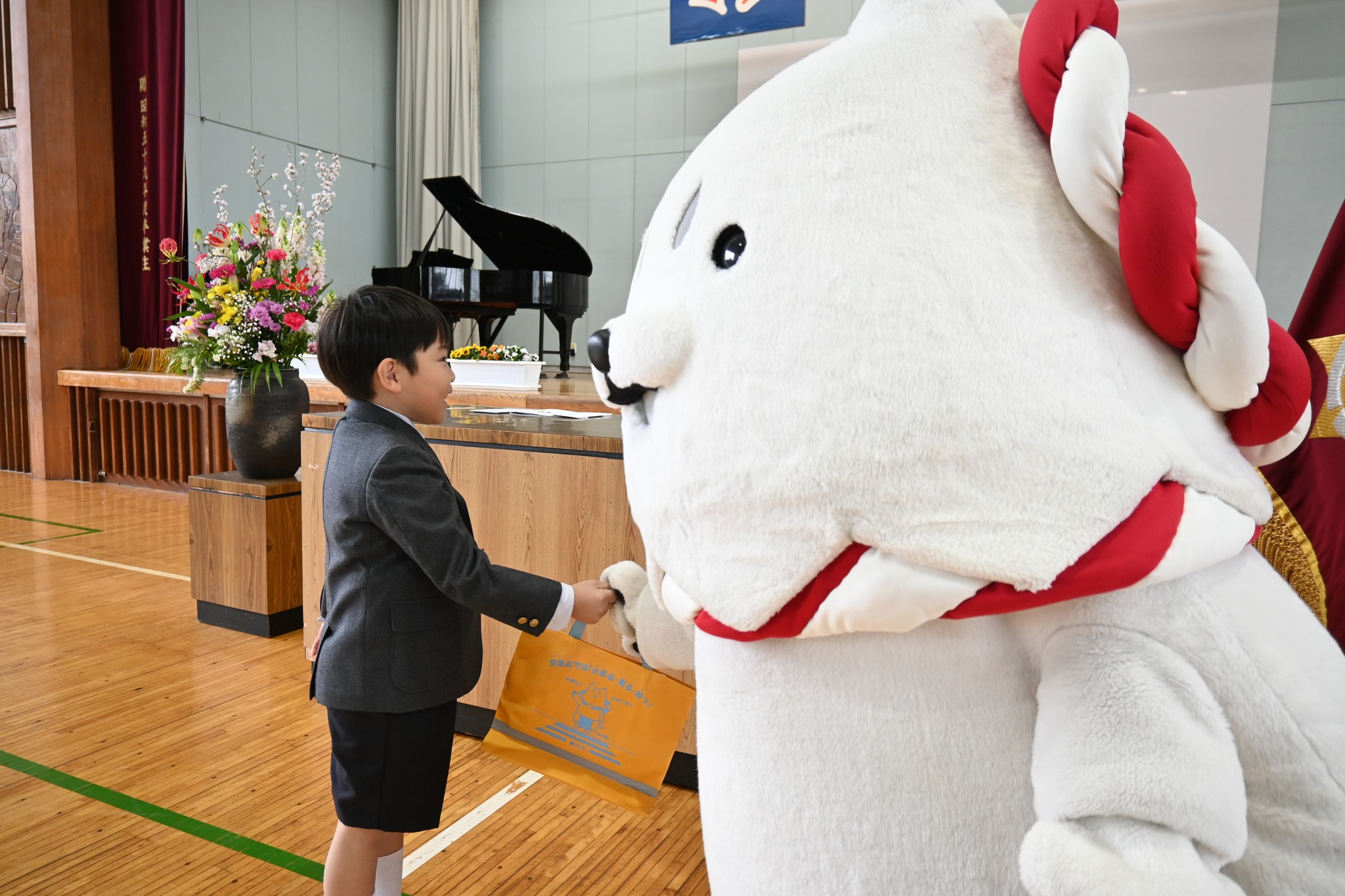 磐田市広報担当 - 【新入学児童へ交通安全バッグ・ランドセルカバーの 