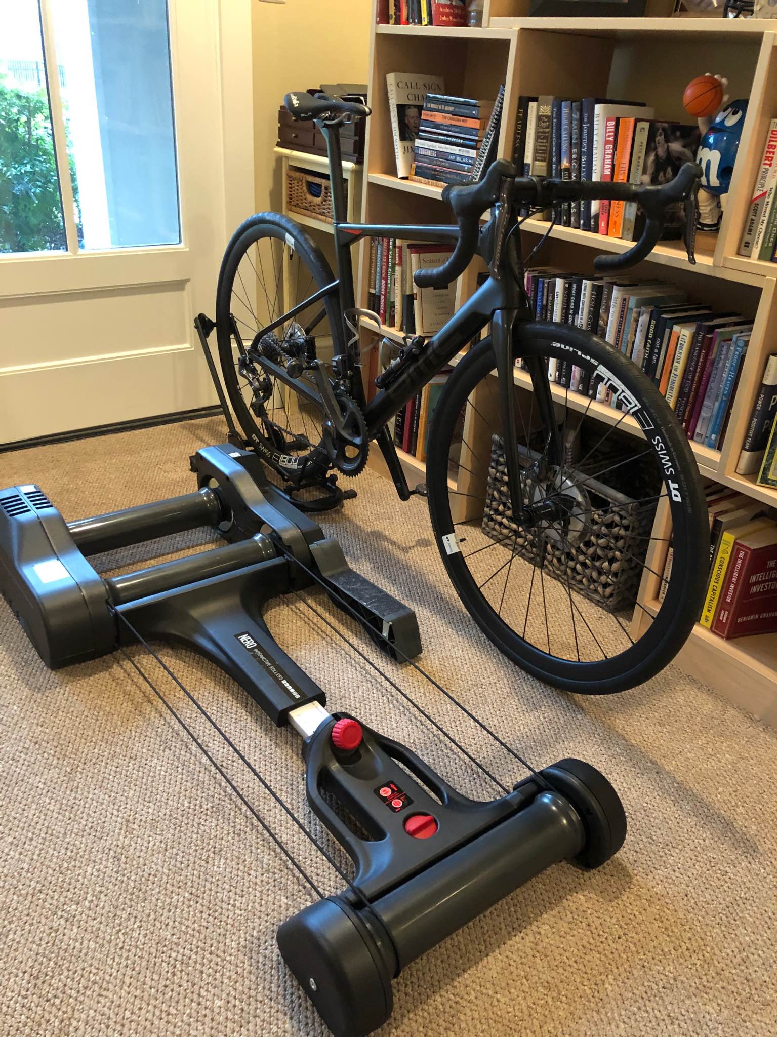 Are Elite Nero smart rollers suitable for novice cyclists?