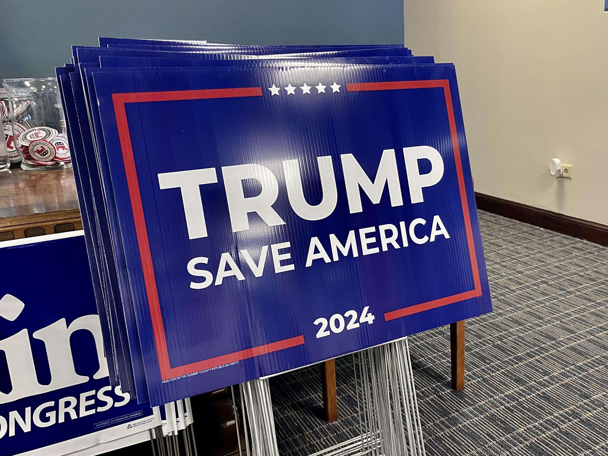 Trump 2024 signs are now... - Summit County Republican Party | Facebook
