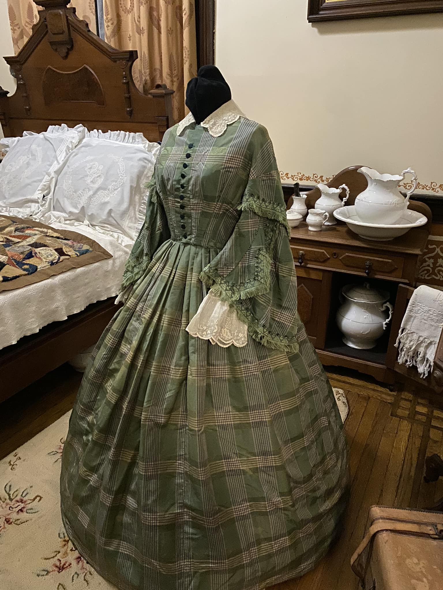 green civil war dress 1855 American day in plaid silk soft pink formal dress