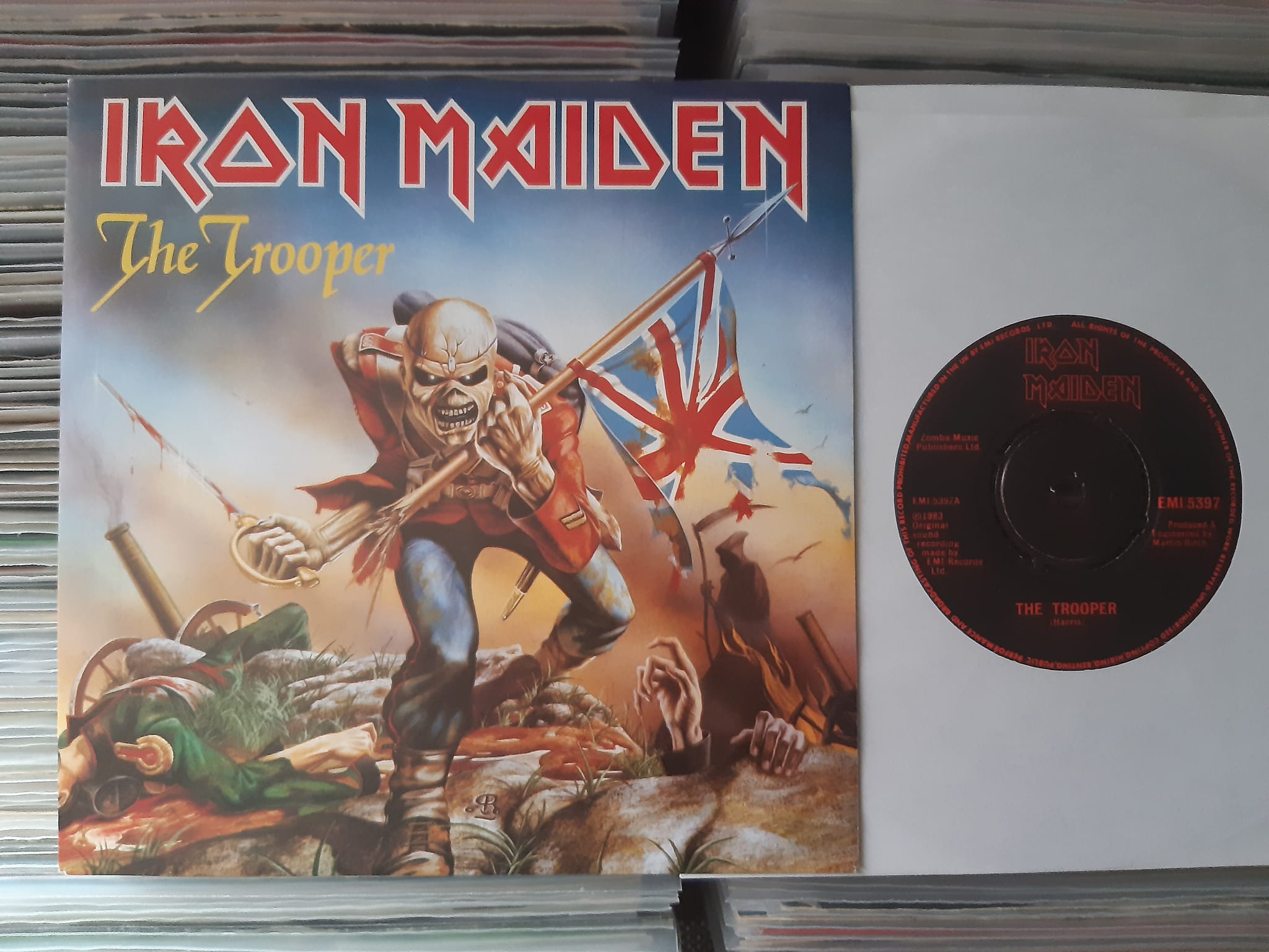 Has anyone got an uncut shaped picture disc of it?