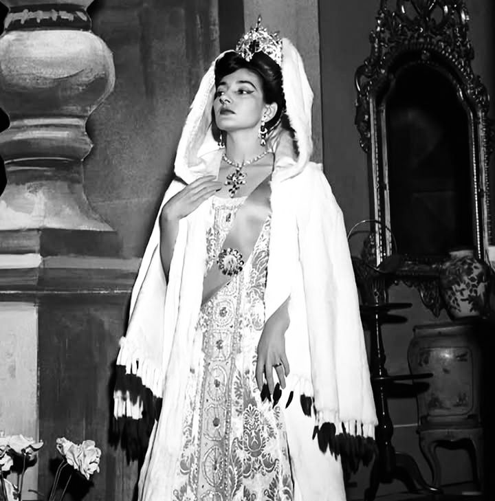 Herbert von Karajan and Maria Callas 🌹 in front of the curtain of
