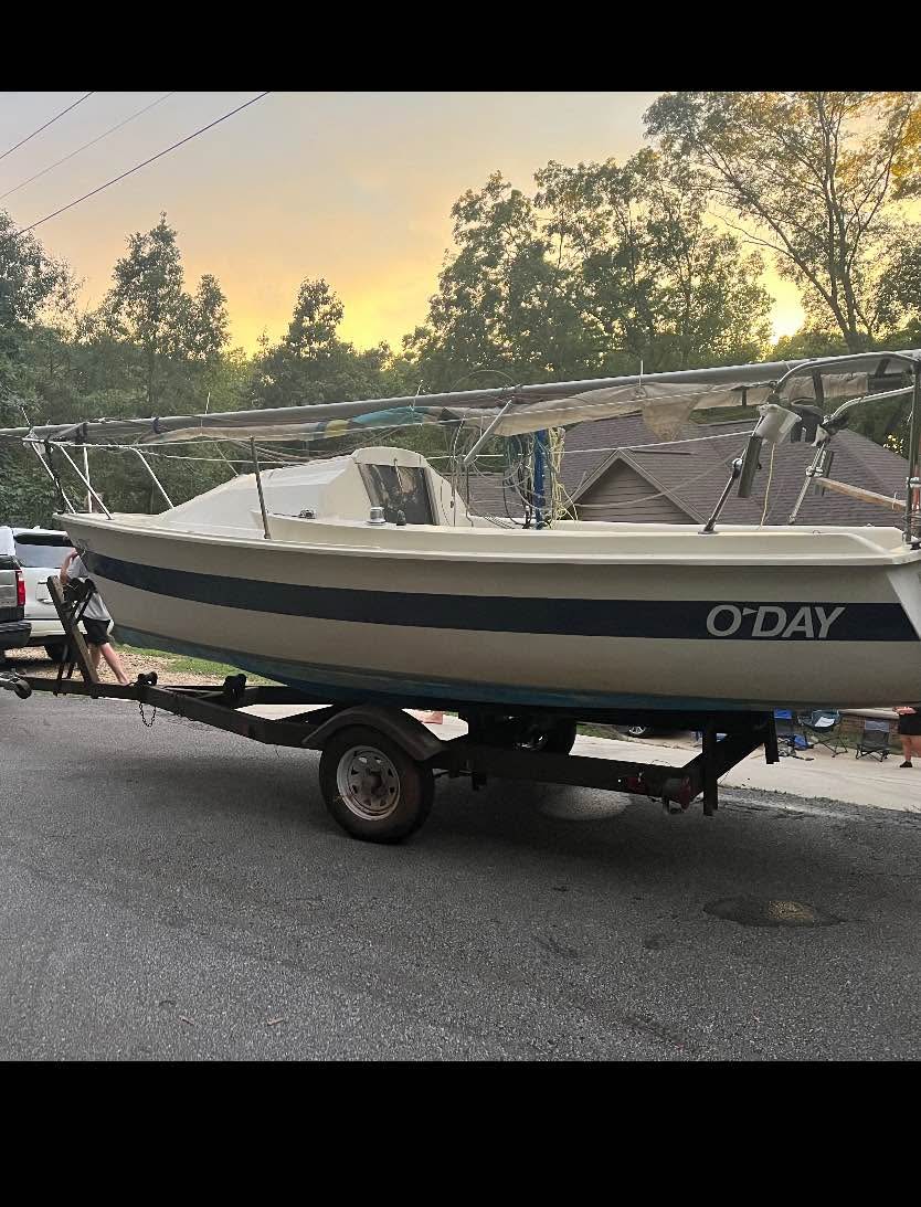 79 19 foot Oday sailboat with all sails and mast with 92 5 H.P Nissan ...