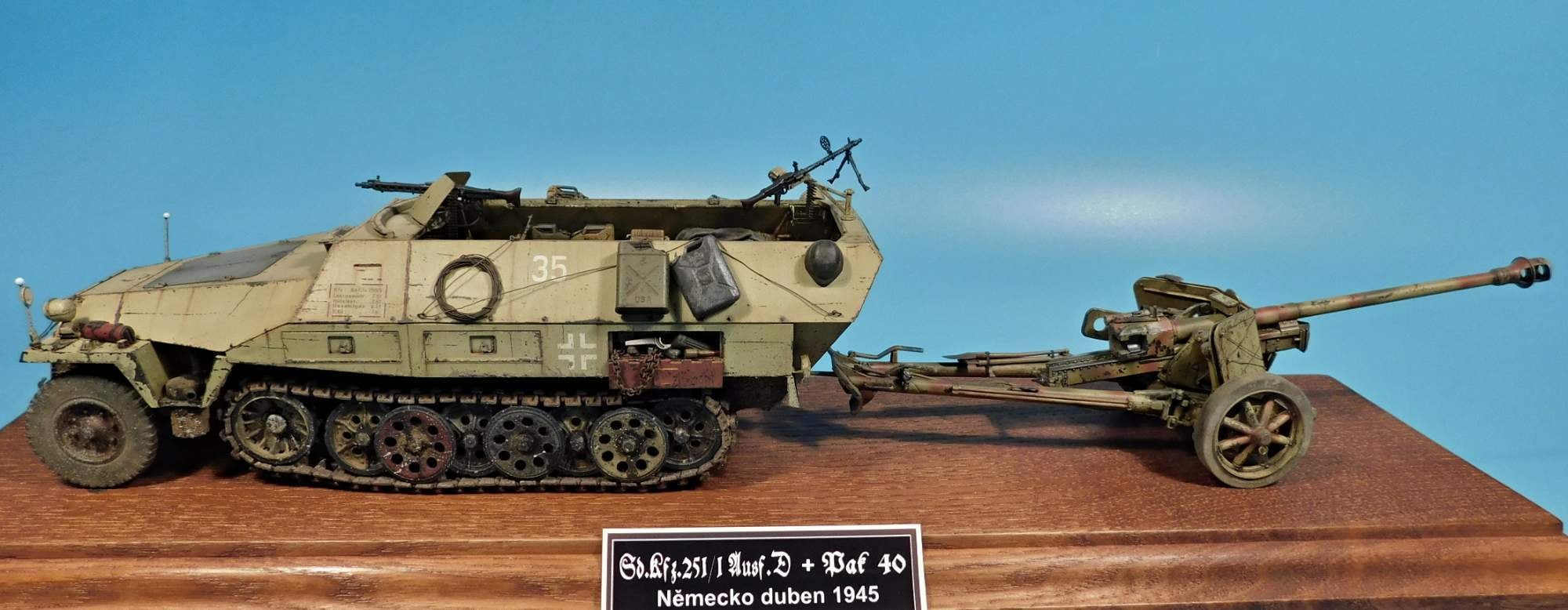 Sd.Kfz.251.1 aus.D+Pak 40 Dragon/AFV Club 1/35