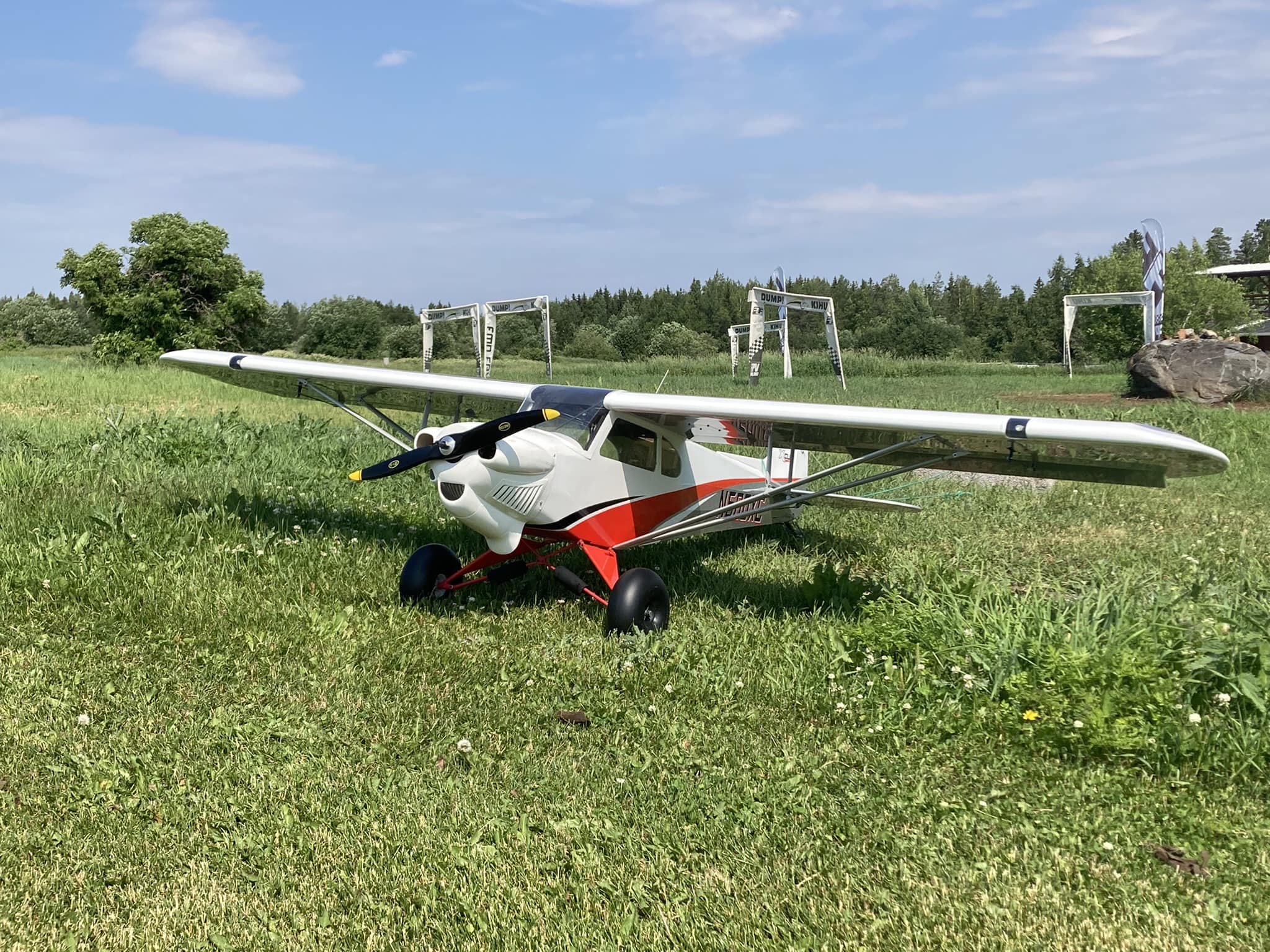 HANGAR 9 Train D'Atterrissage Pour Carbon Cub 15cc – Référence HAN506517 – Kit De Montage Pour Avion RC