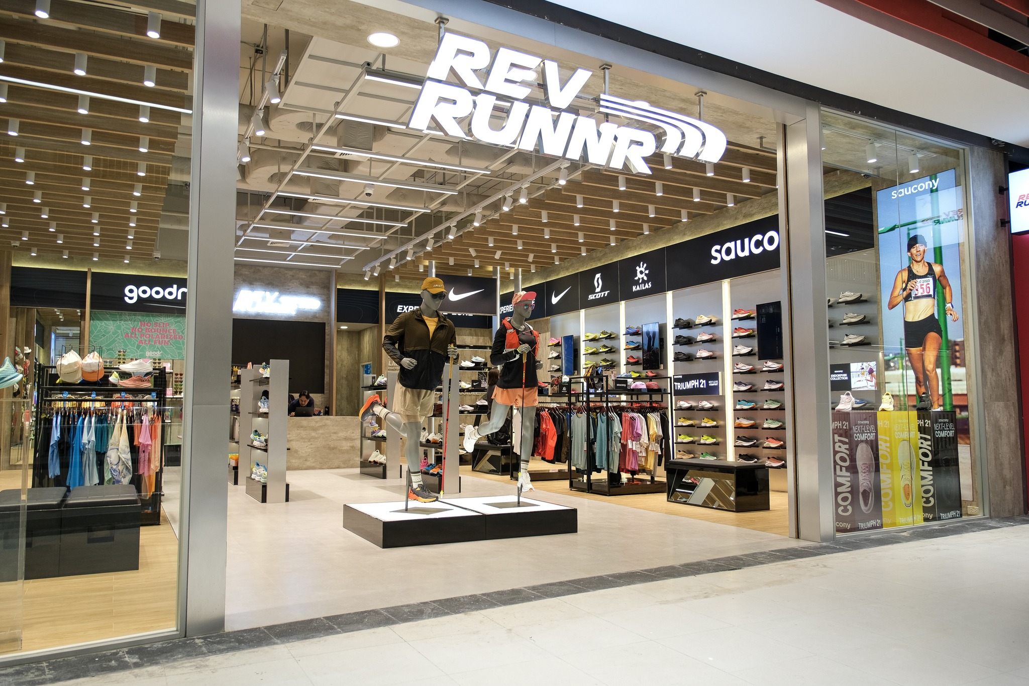 REV RUNNR - เปิดแล้ววว ร้าน REV RUNNR... | Facebook