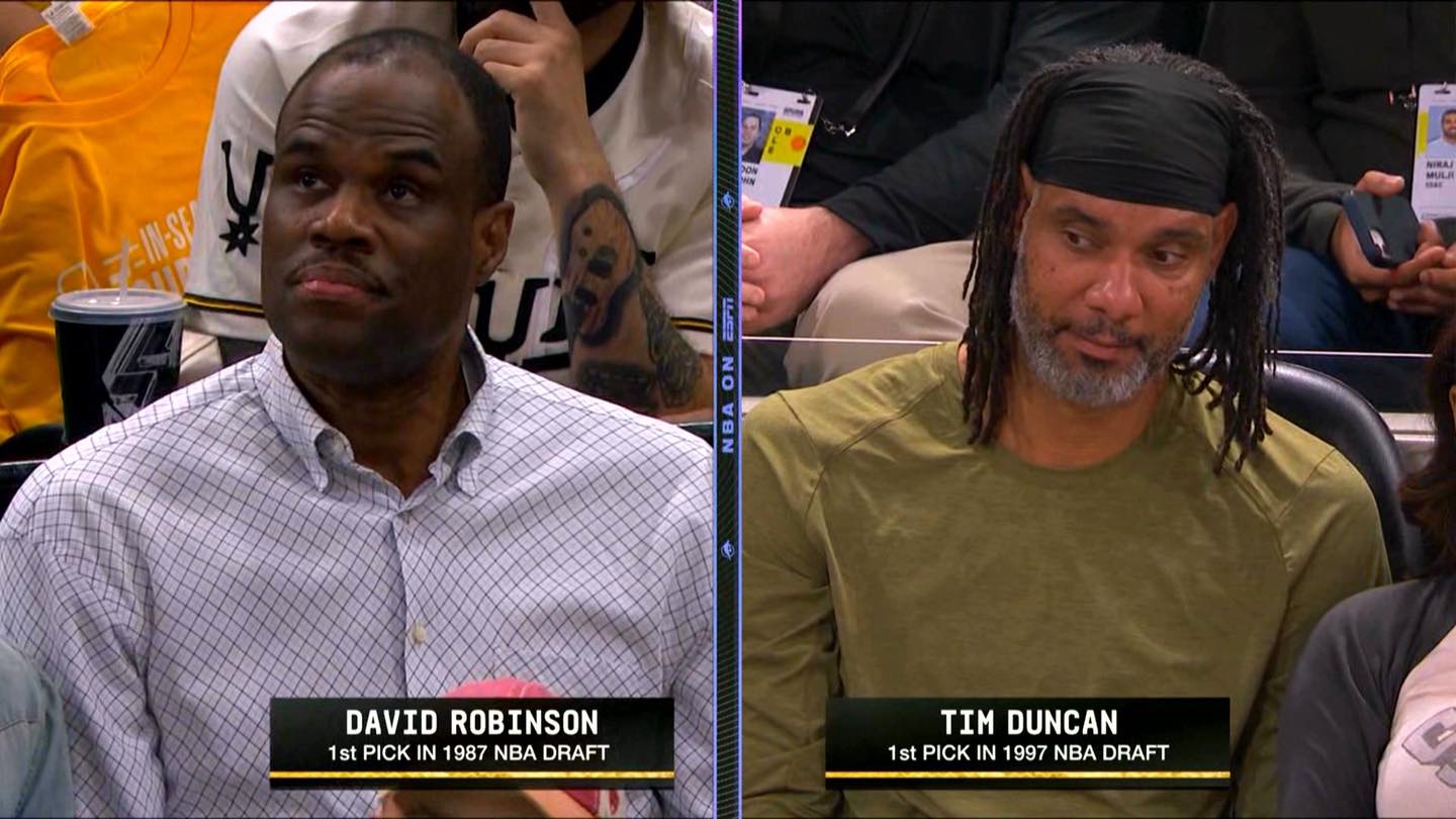 Spurs legends David Robinson and Tim Duncan attend game