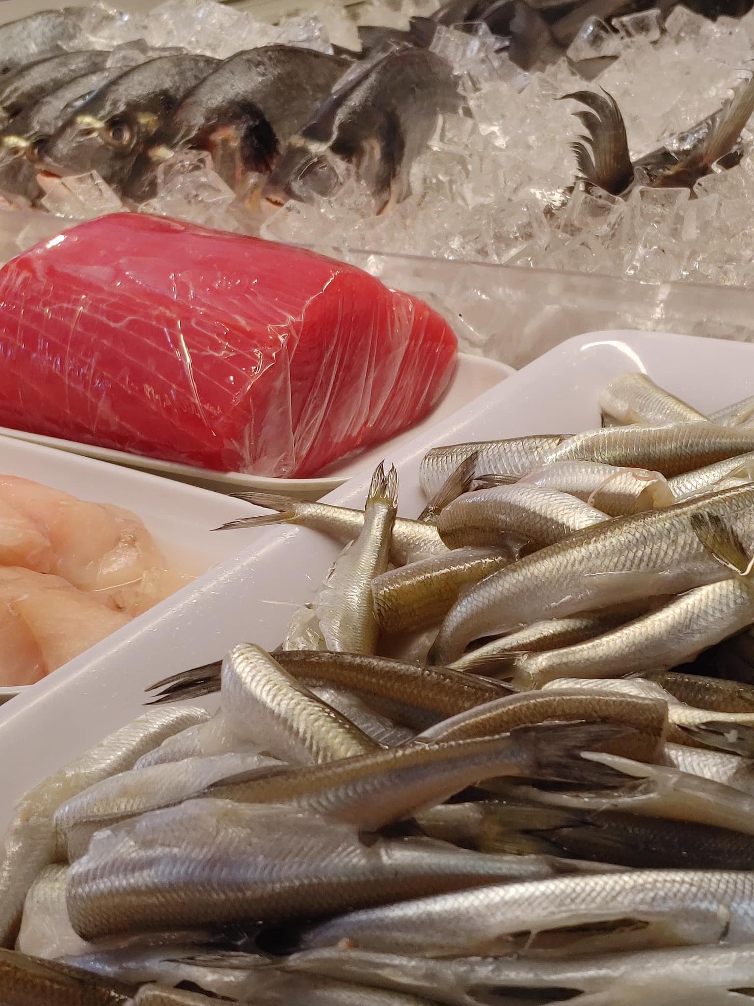 Poisson d'Or - Flétan, acras de morue, dorade, morue... | Facebook
