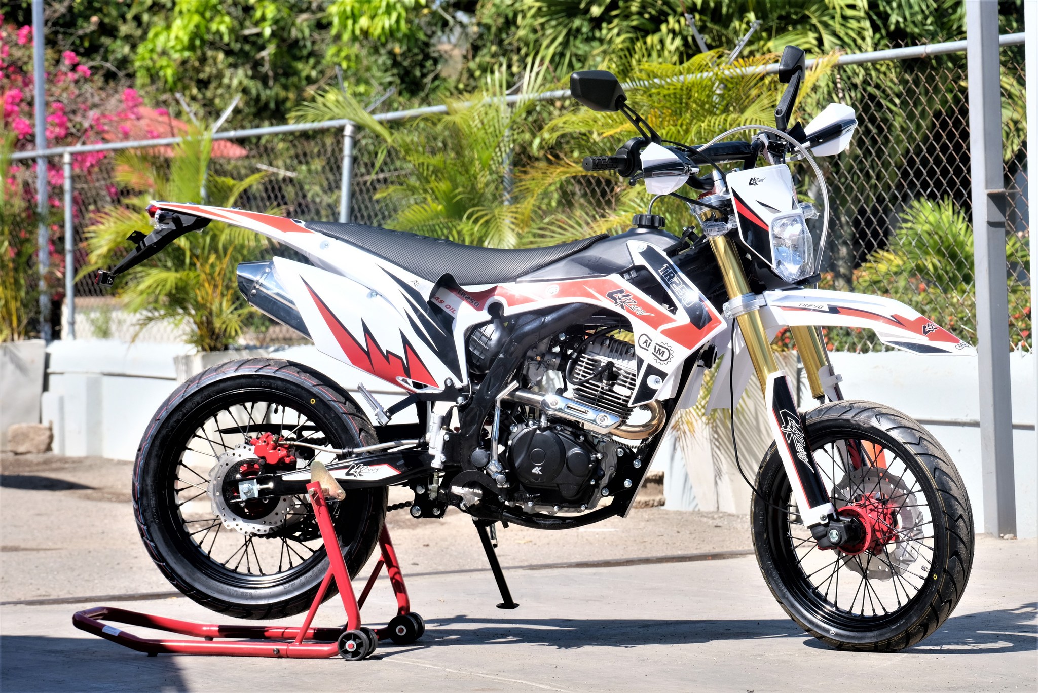 Mc racing 4k - TR250 4K Super moto modelo 2023 4 tiempos...