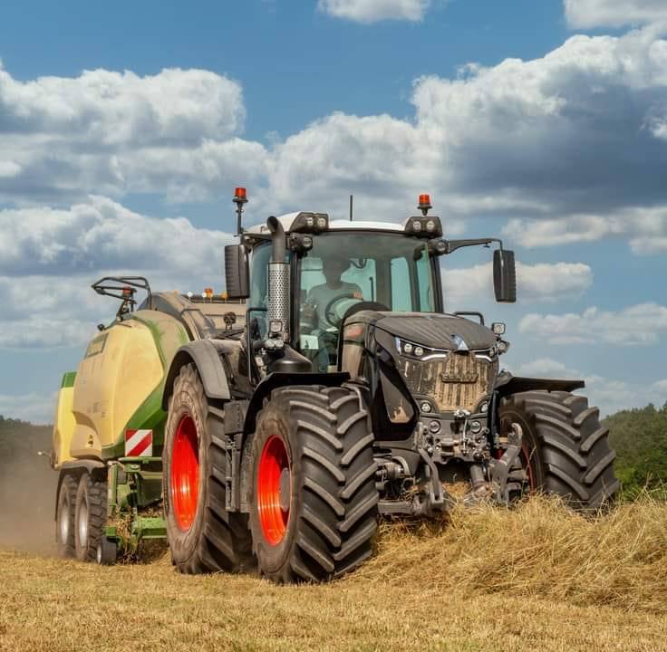 Arrachage de pommes de terre 🥔 AVR machinery AVR machinery France ...