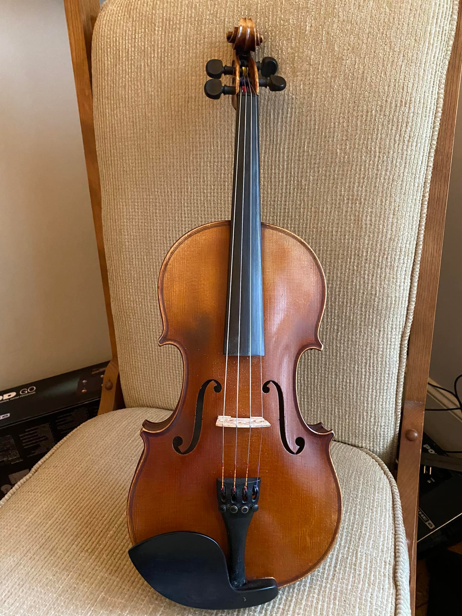 What is the possible maker of this French violin from the late 