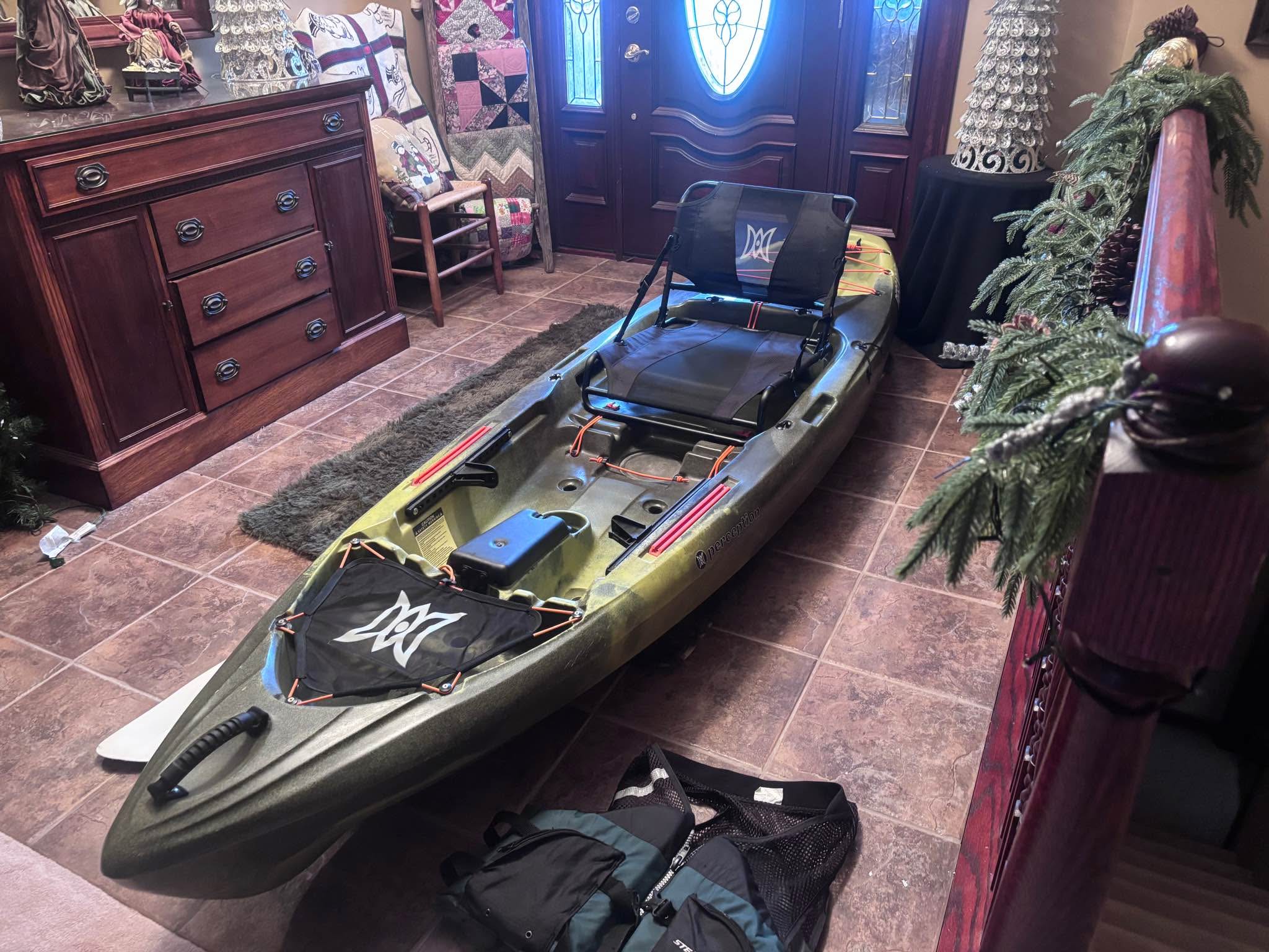 Perception Pescador PRO 10 Kayak Paddle, lifejacket, kayak carriers ...
