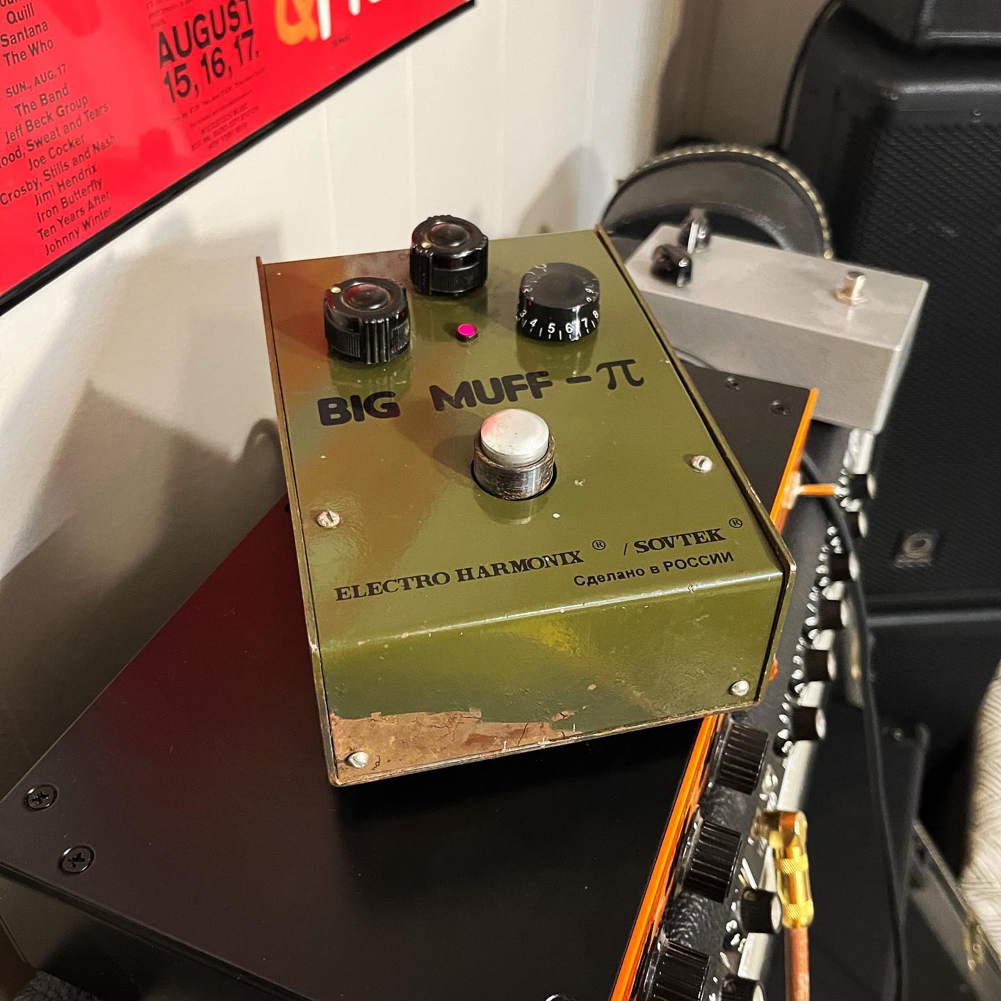Fuzzface or Russian Big Muff?