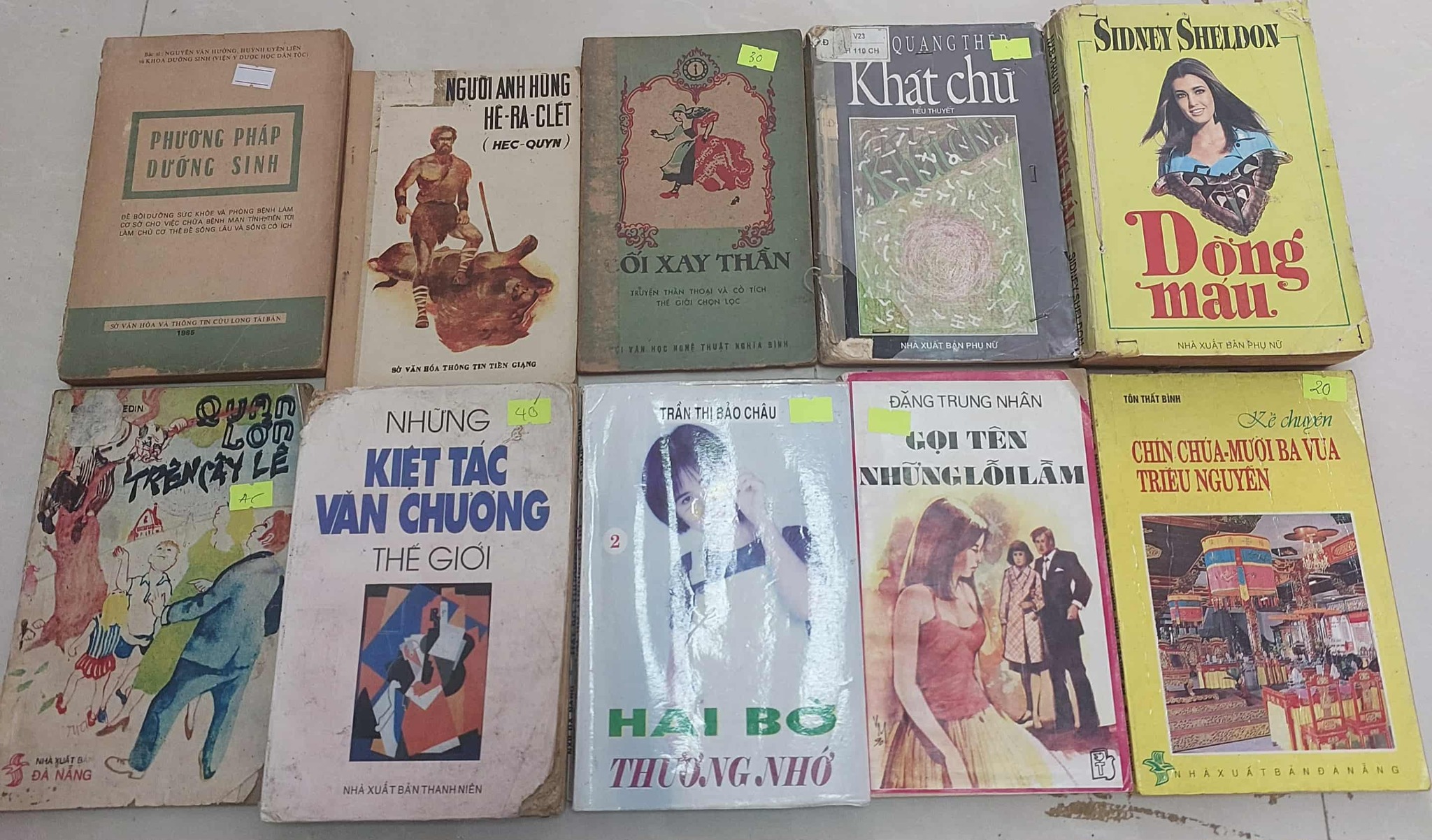 Combo 13 cuốn 300k. Sách ở HCM Q12 1ơn người ดง