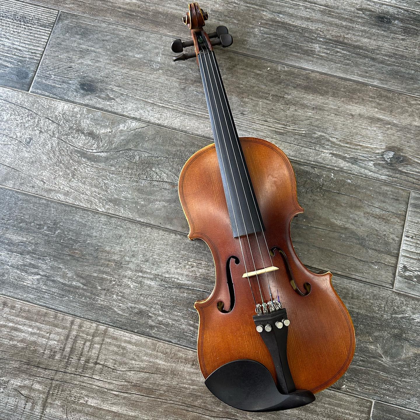 Hawa Music - The Design in New York 3/4 size Violin is the... | Facebook