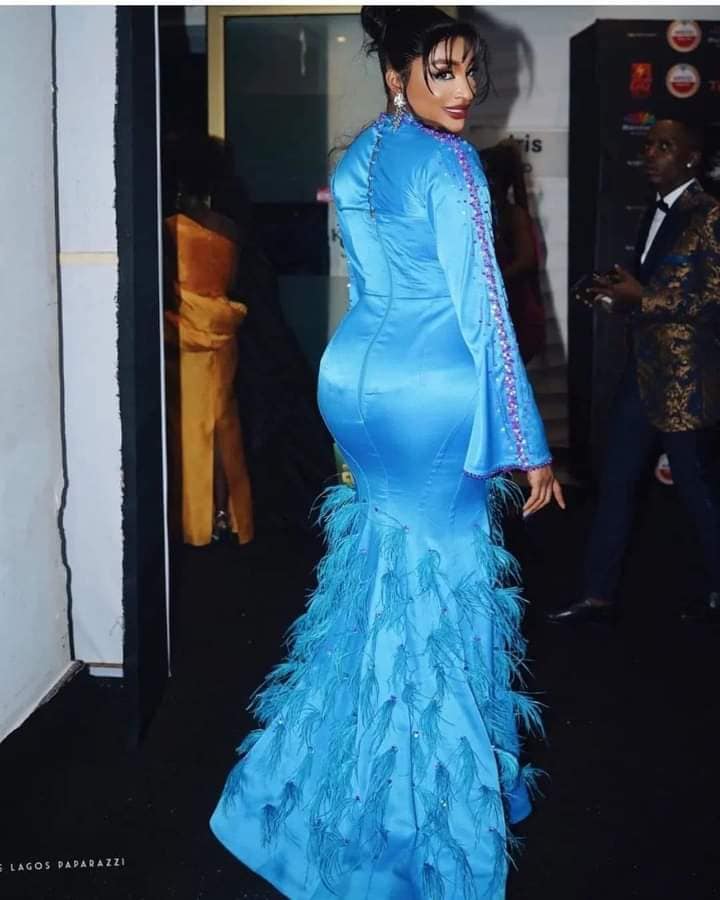 rahama sadau backless dress reacts to backlash she received over Size:5XL